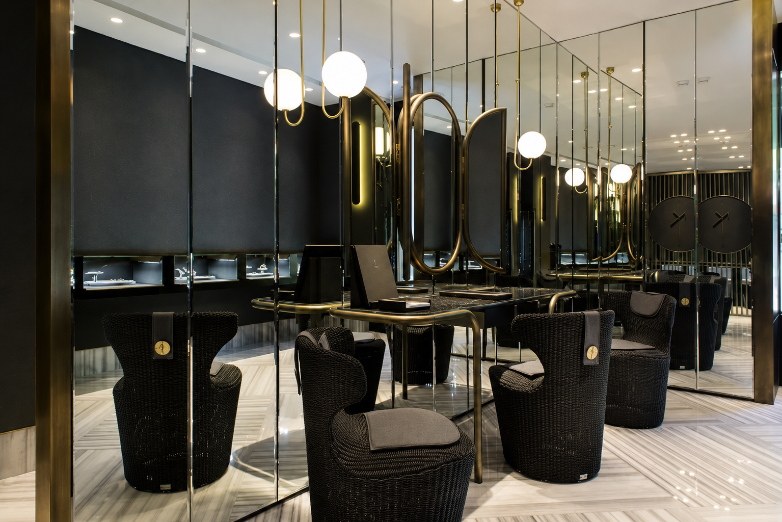 Nikos-Koulis-Jewelry-Gallery-2.png