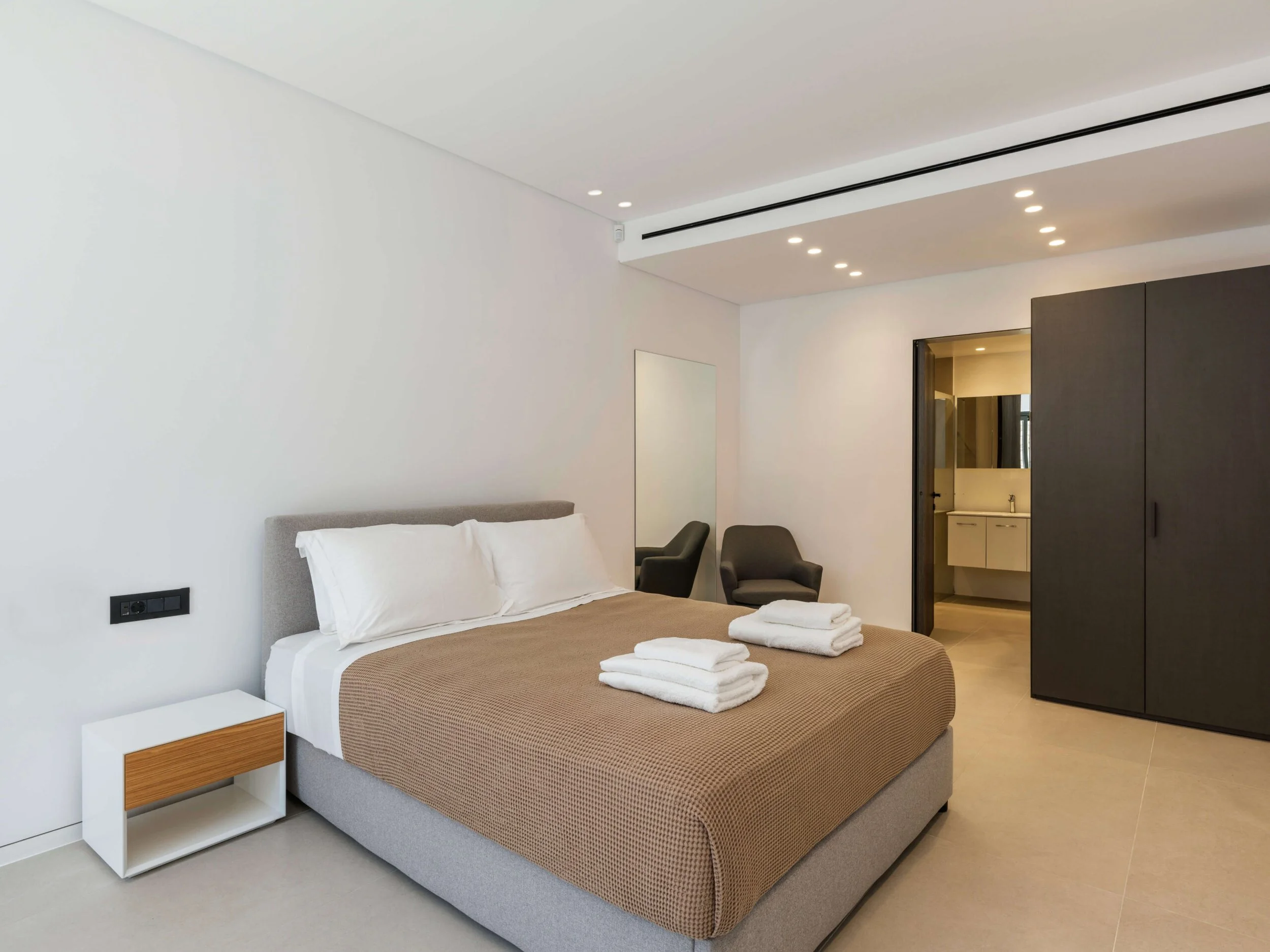 PRIVATE_VILLA_IN_MYKONOS_7-scaled.jpg