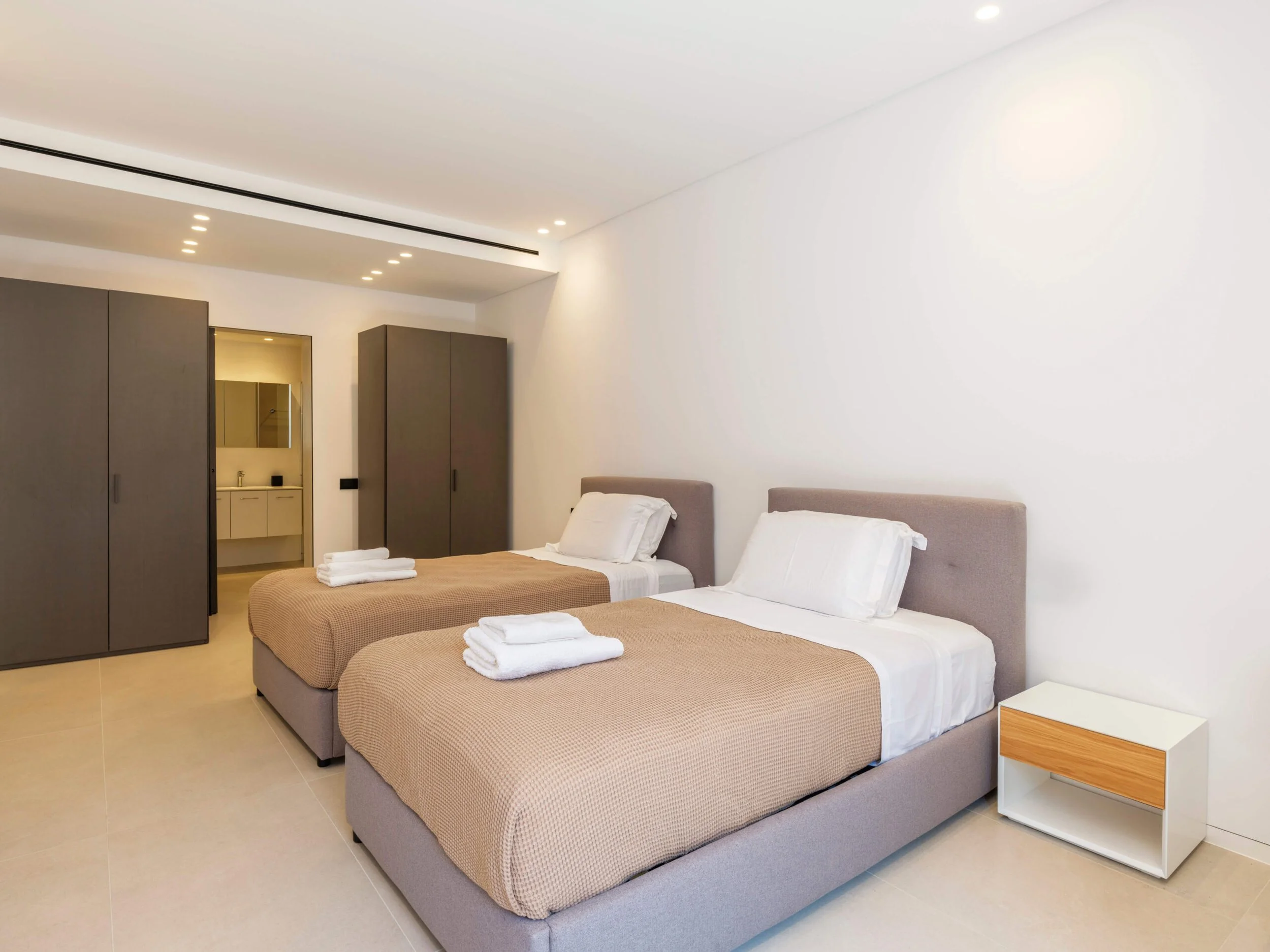 PRIVATE_VILLA_IN_MYKONOS_3-scaled.jpg
