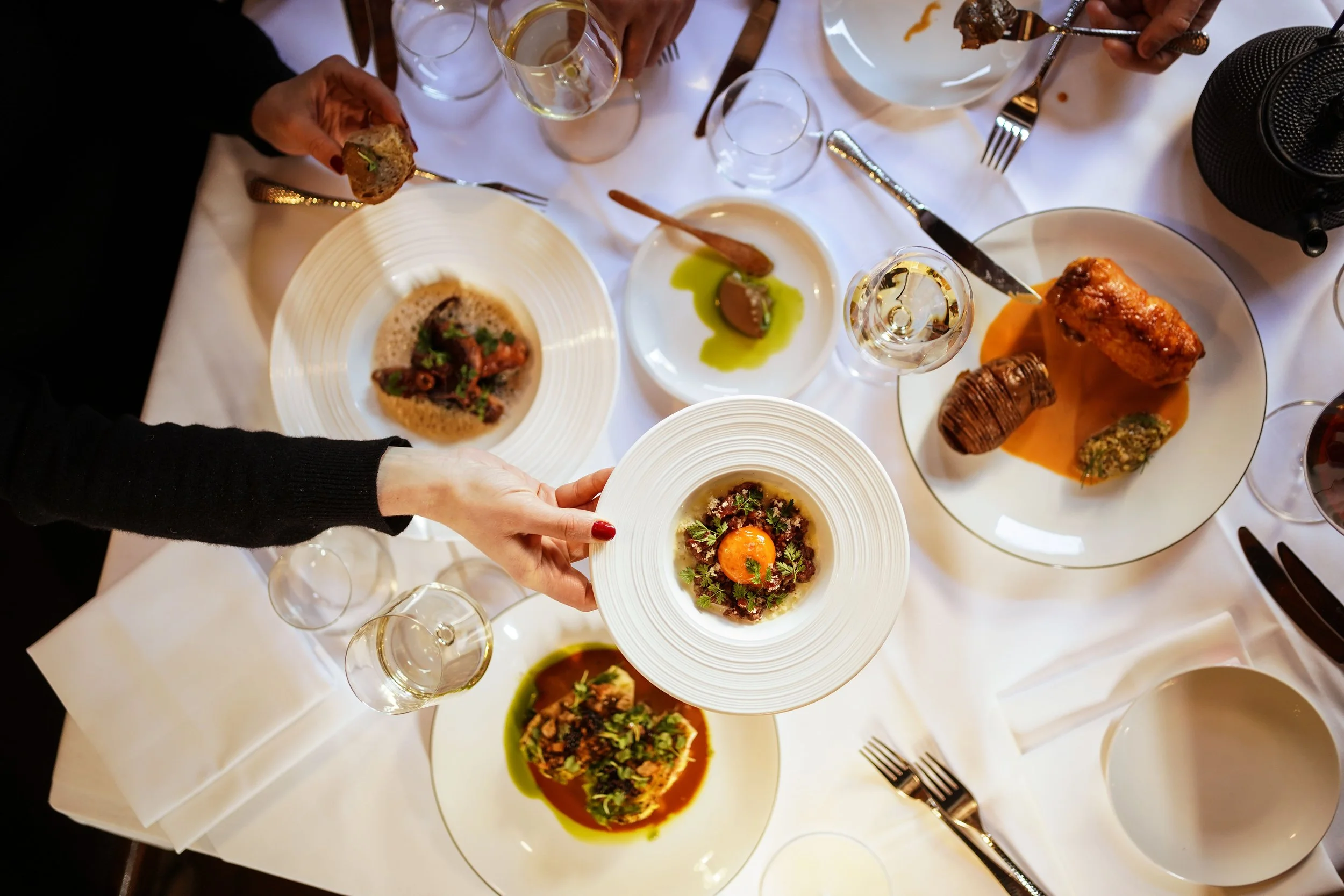 Gedeckter Tisch bei einem Firmenessen mit Catering in Frankfurt