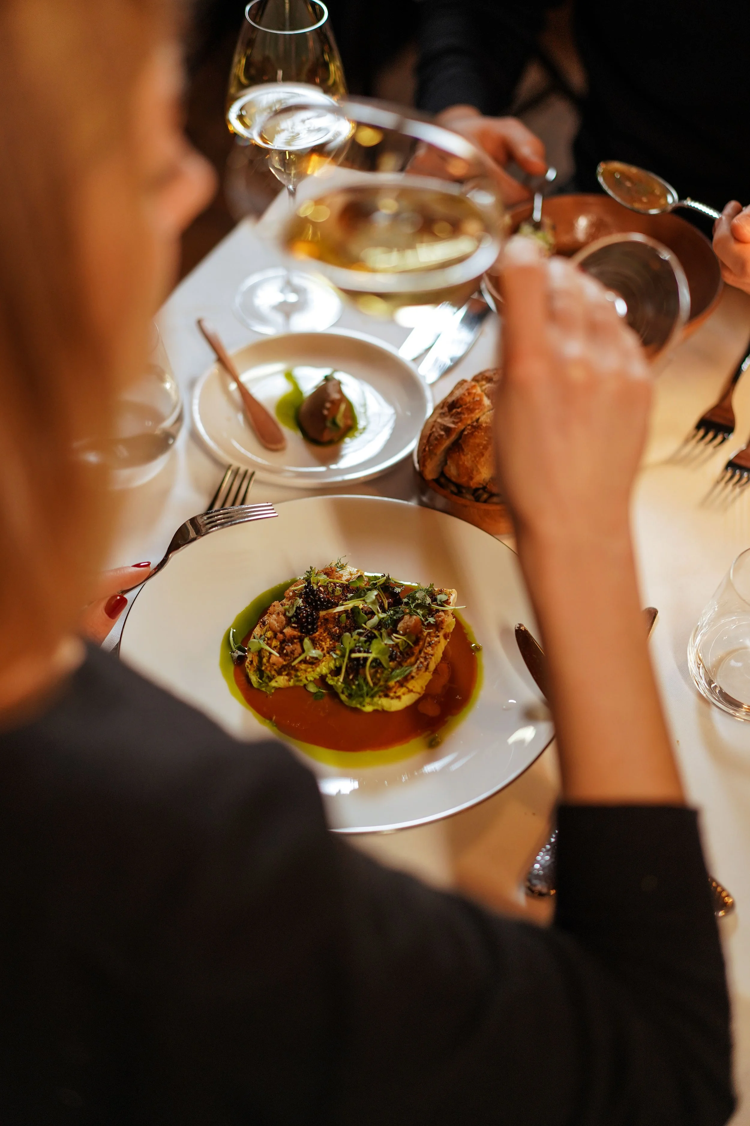 Serviertes Menü bei einem Kunden-Dinner mit ghosts Catering