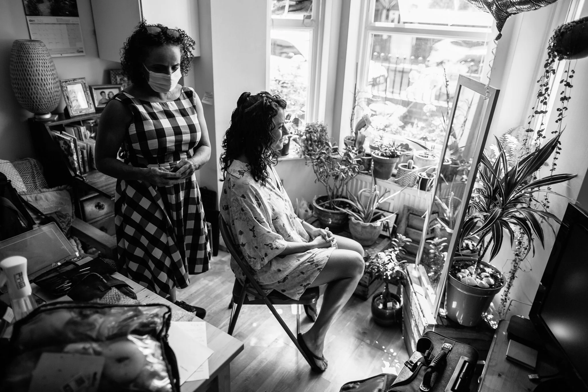  Bride getting ready before her wedding 