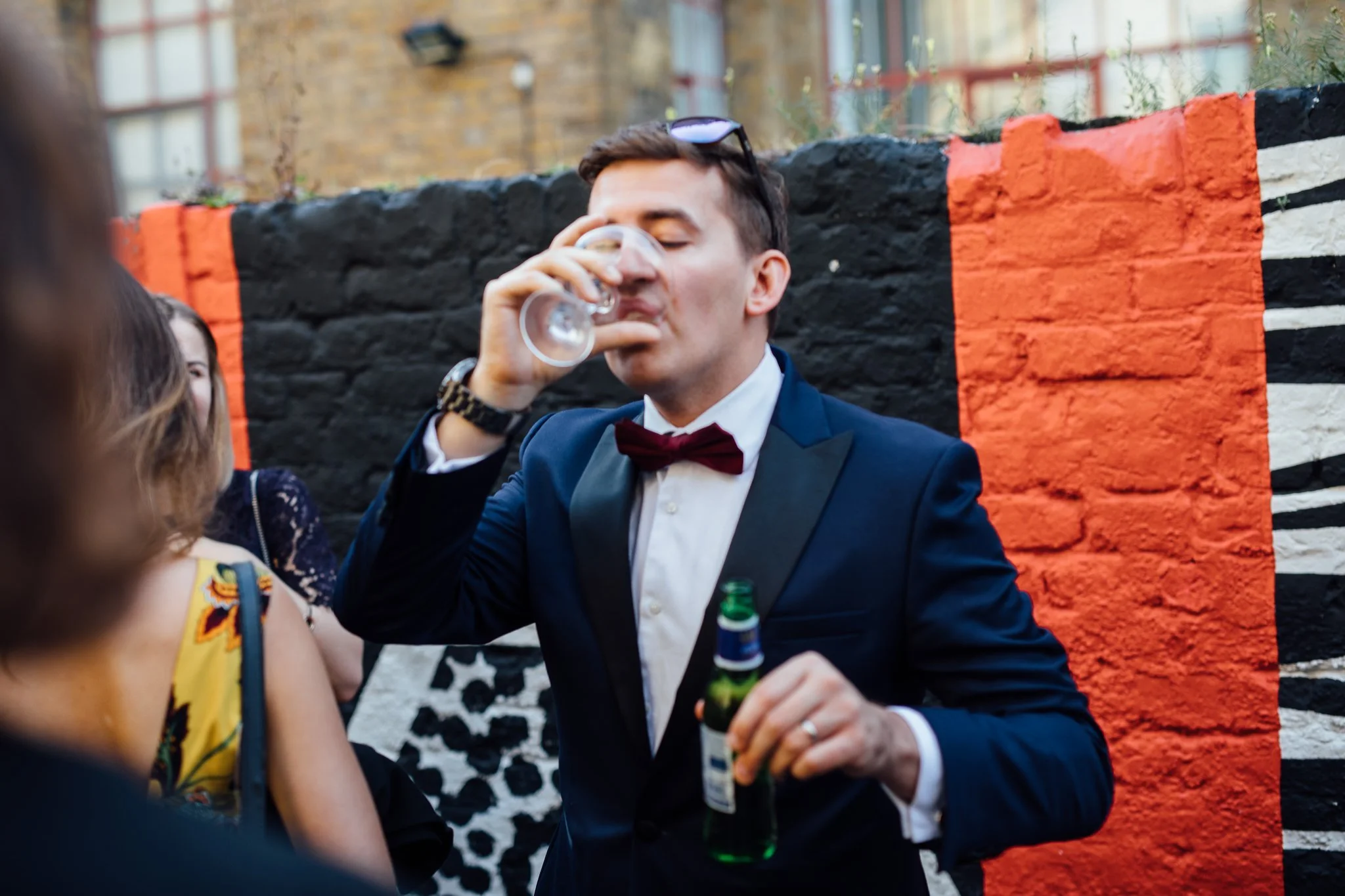  Guest drinking champagne. 