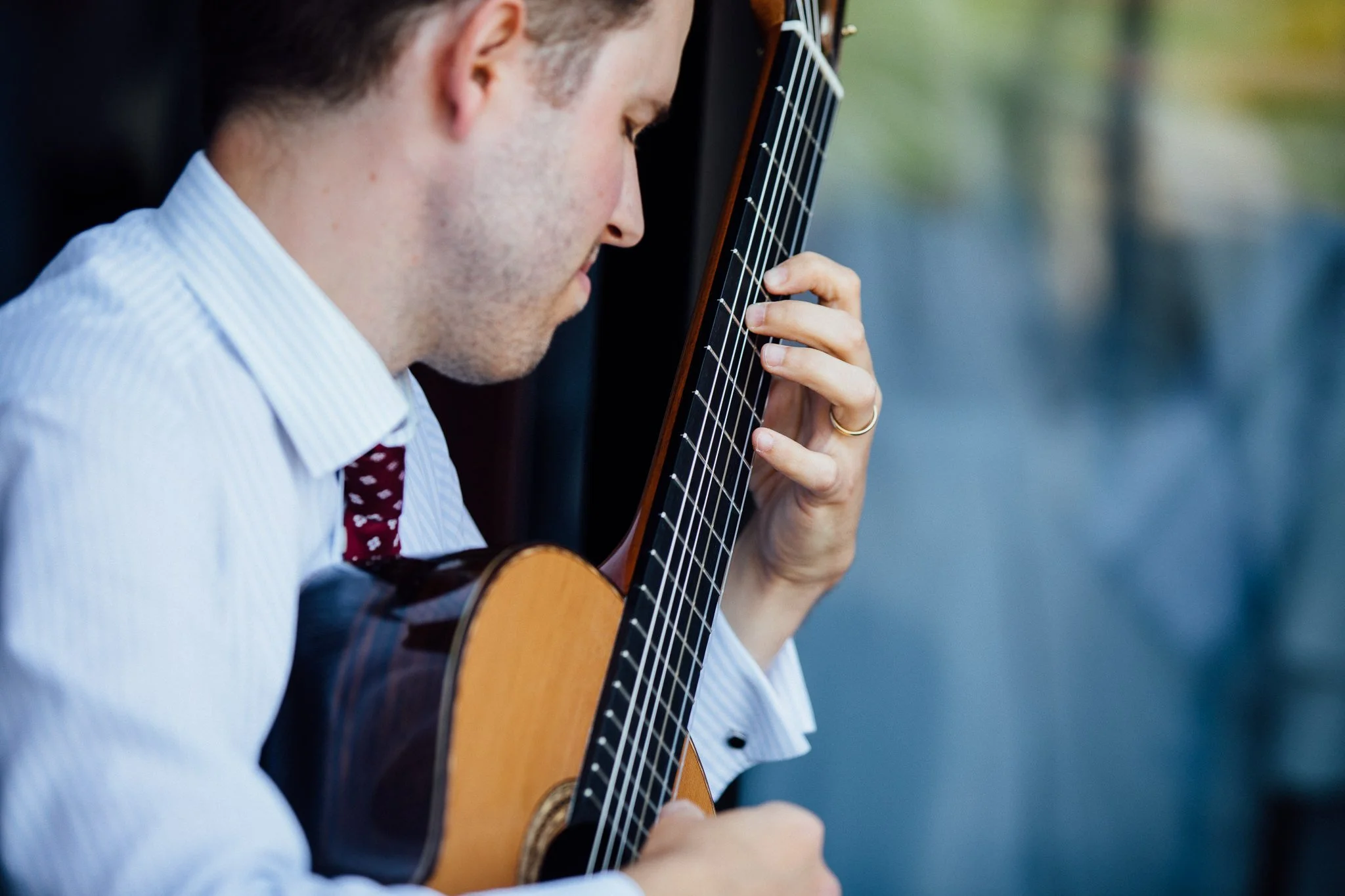  Guitarist playing at Walton Heath Golf Club Surrey 