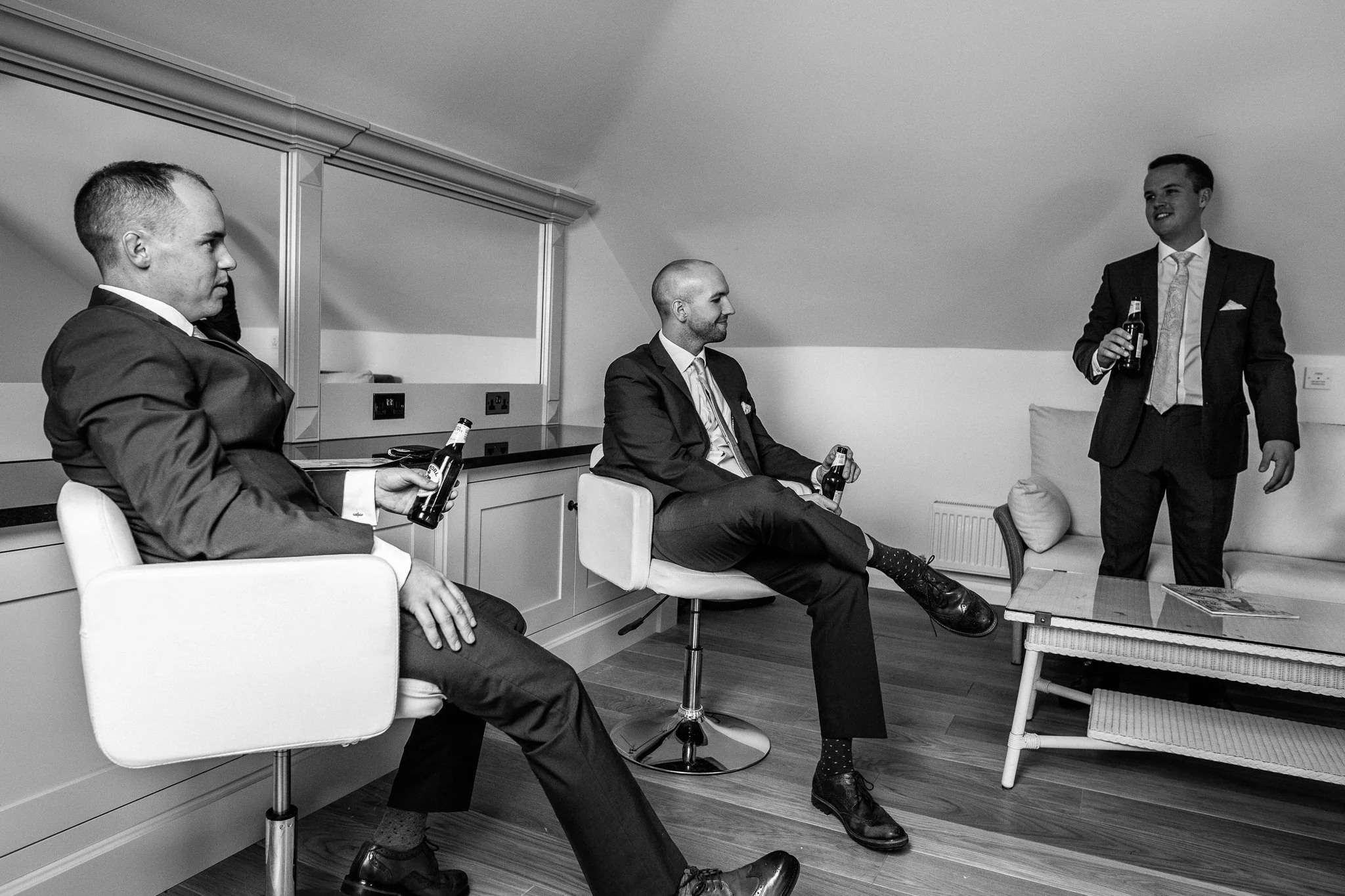  Groom and groomsmen drink beer 