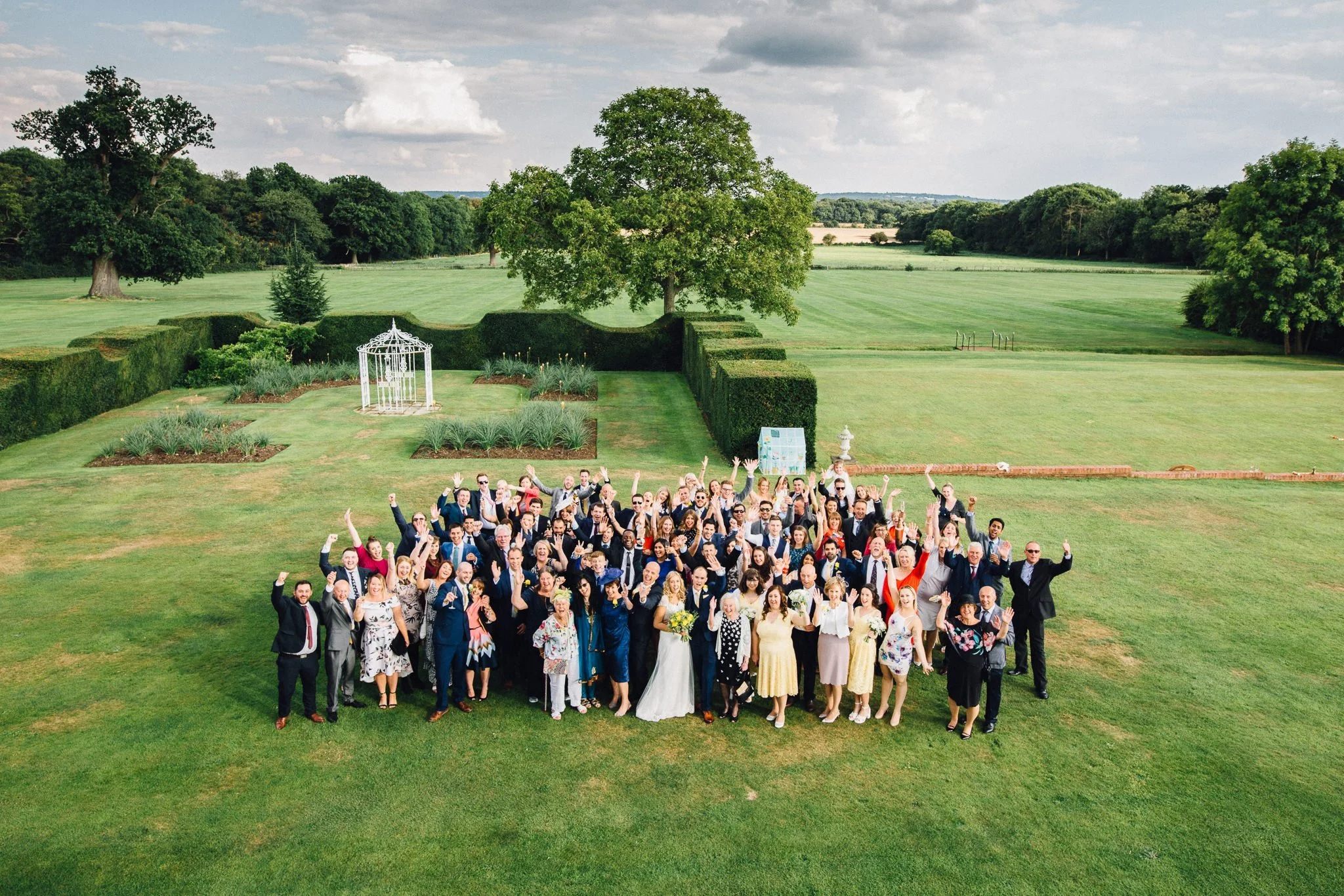  Group shot of the entire wedding party 