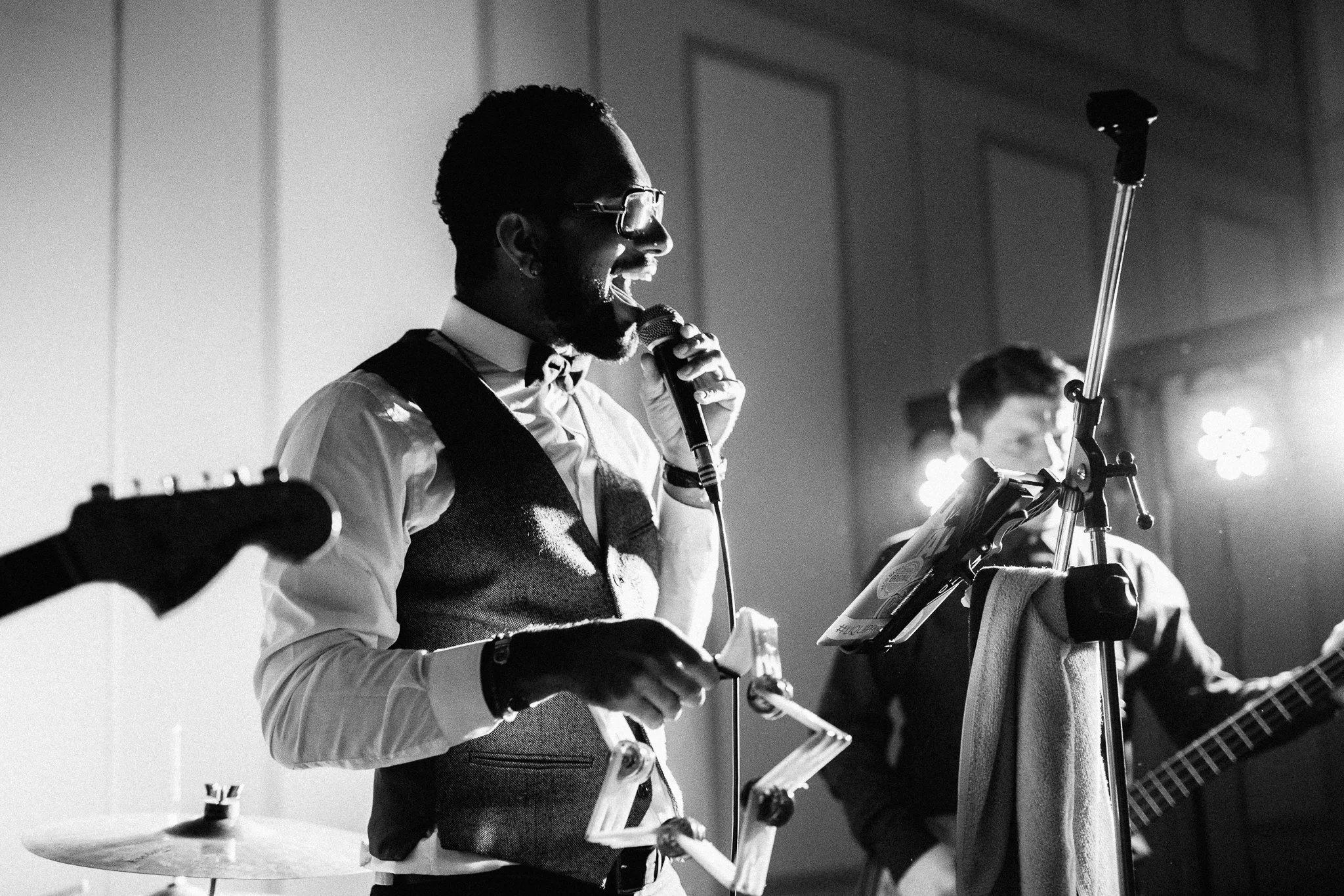  Singer from the wedding band 