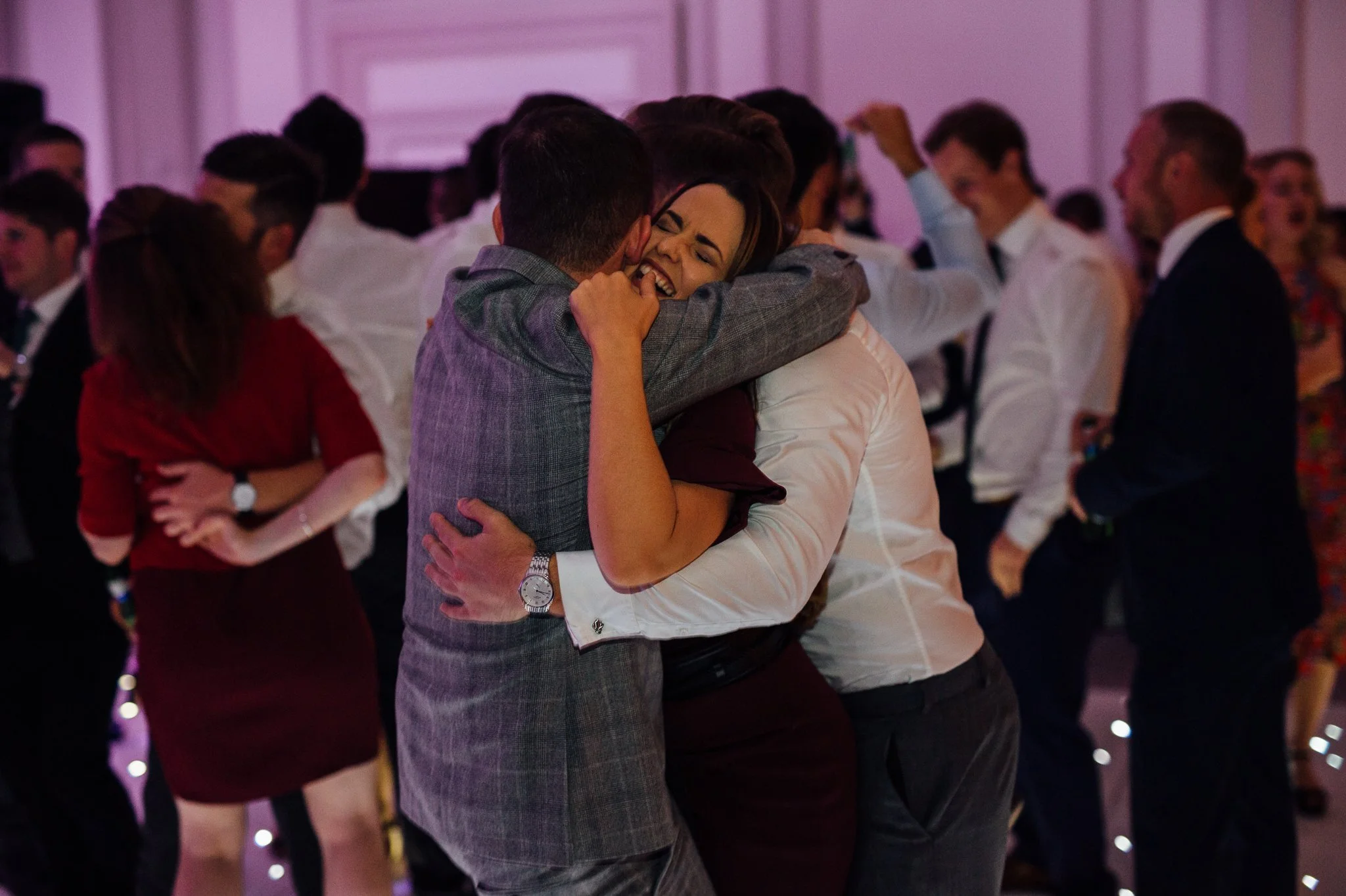  Guest hugging each other 