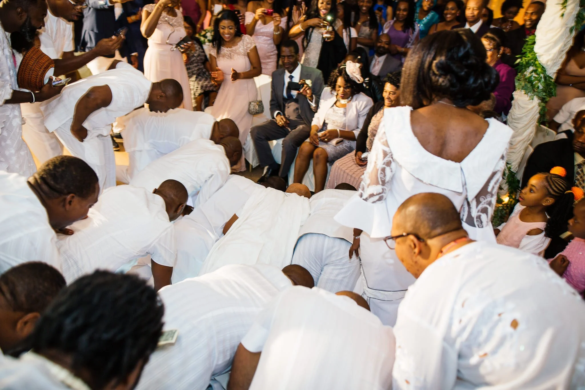  People bow before the mother of the bride 