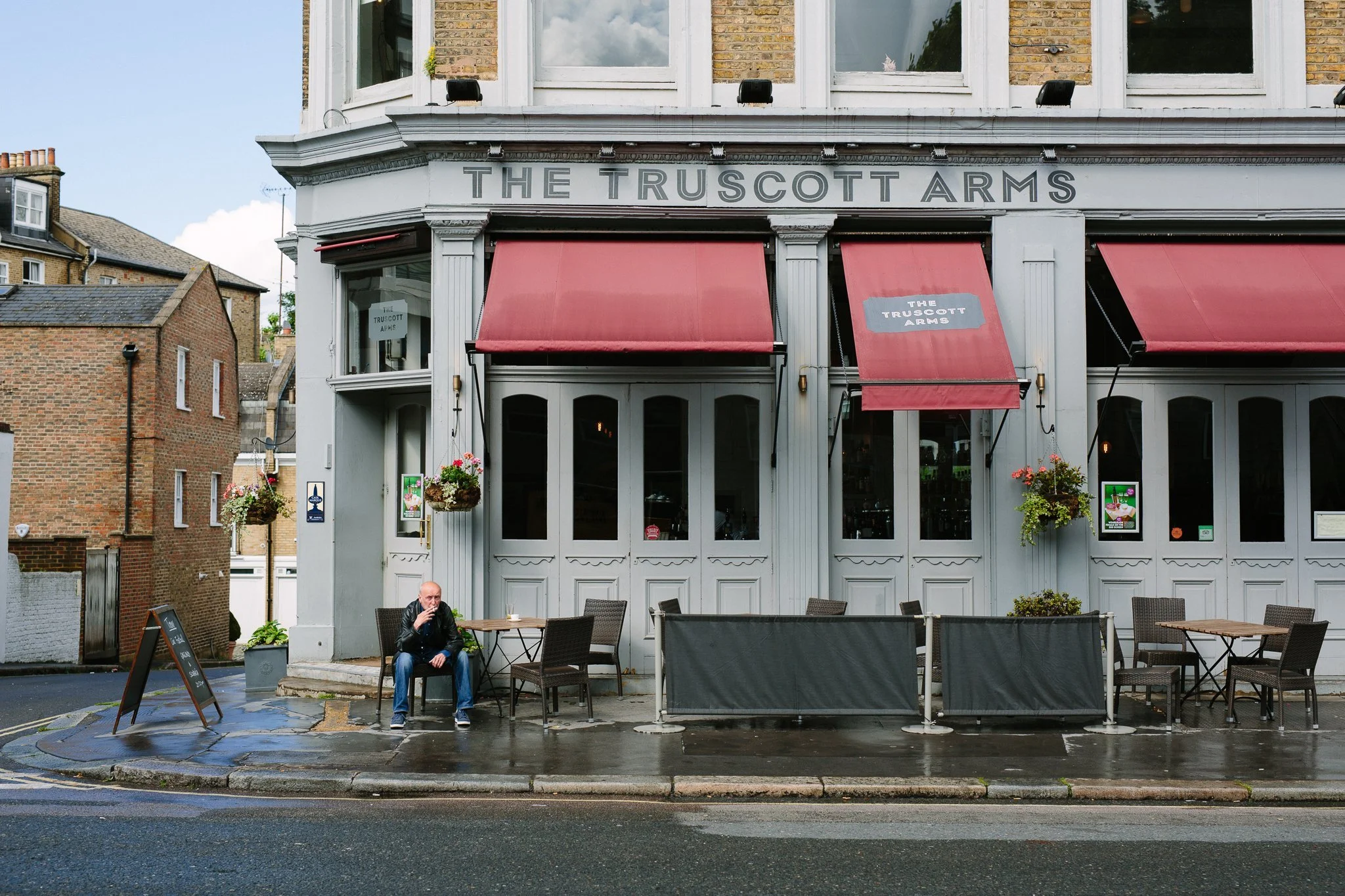  The Truscott Arms pub 