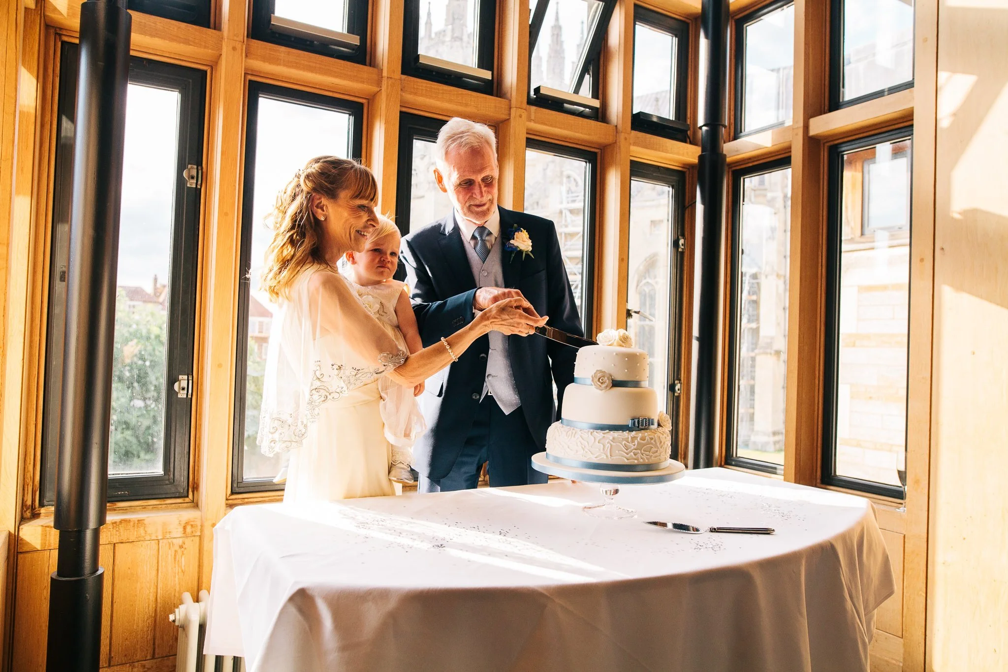 CANTERBURY CATHEDRAL LODGE WEDDING PHOTOGRAPHY-059.jpg