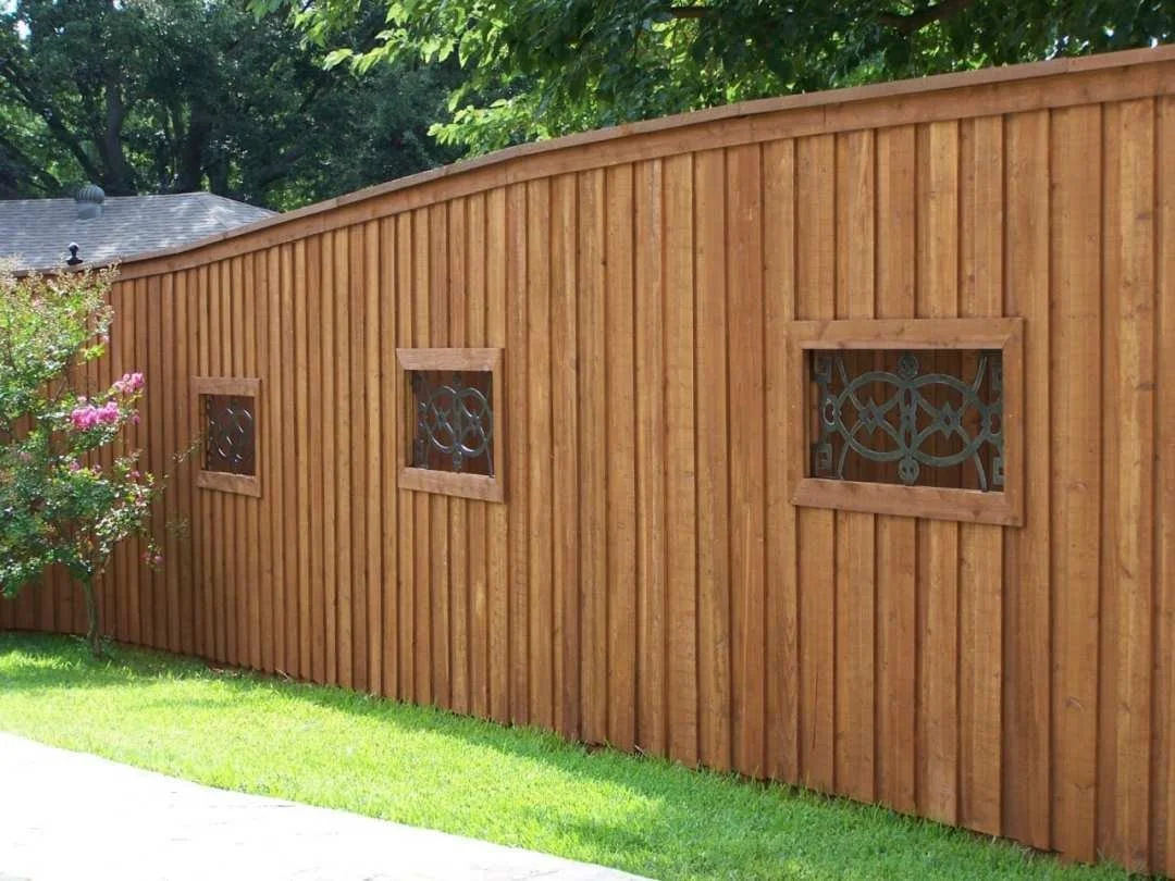 1_Board-on-Board-Cedar-Fence-Wrought-Iron-Niches_01.jpg