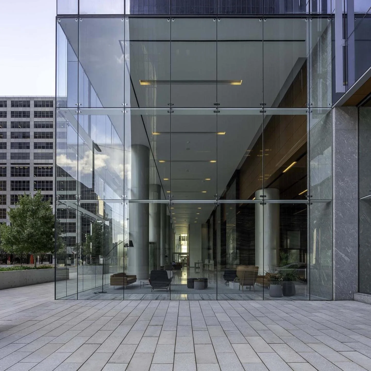 W&W Glass - Structural Glass Wall