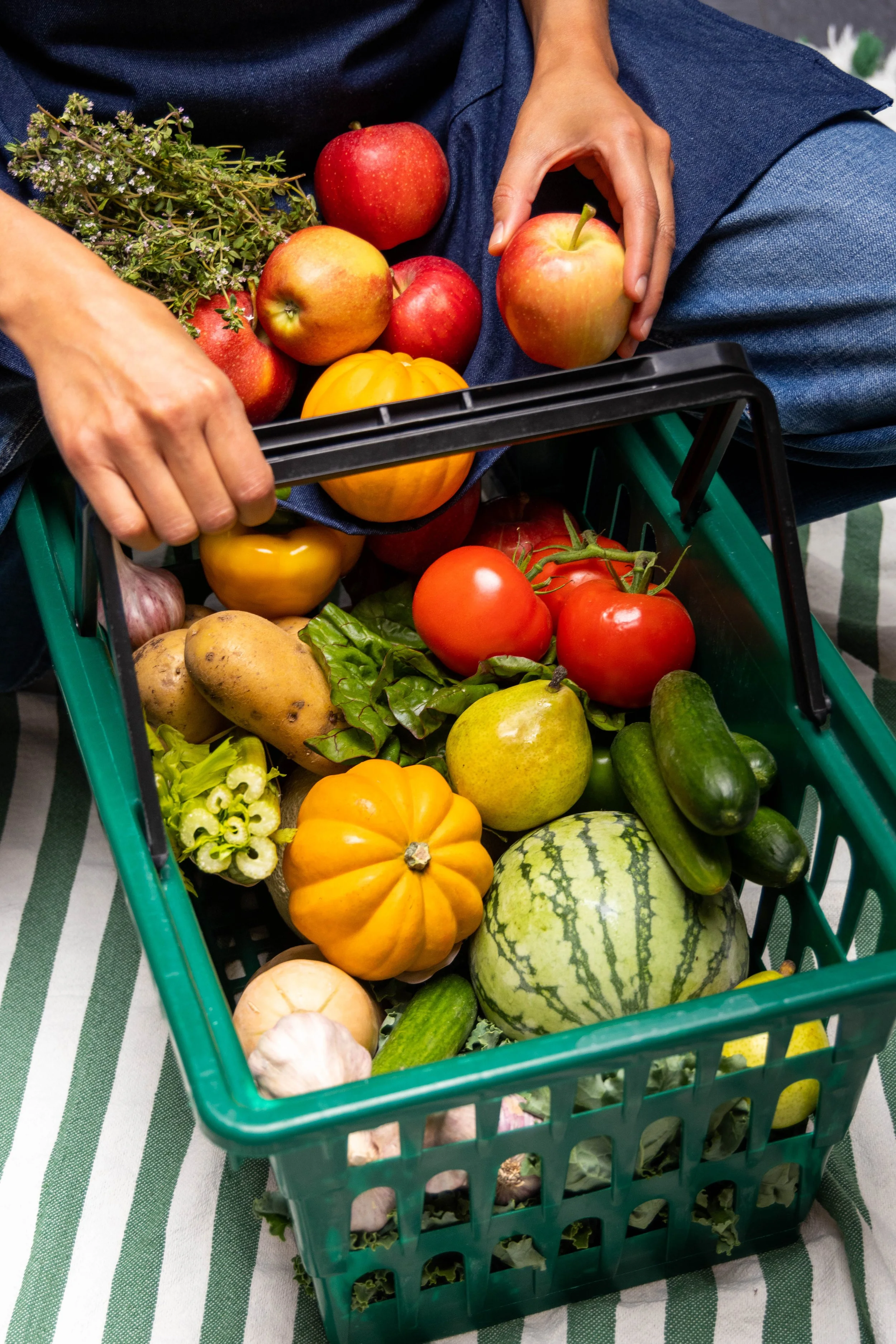 ELE GRAPHIC DESIGN - Photography - Styling - Community Natural Foods