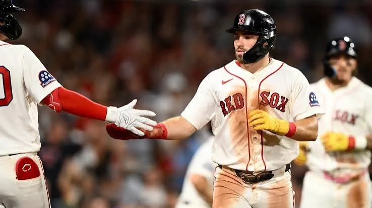 Red Sox score 14, Rout the White Sox at Fenway Park