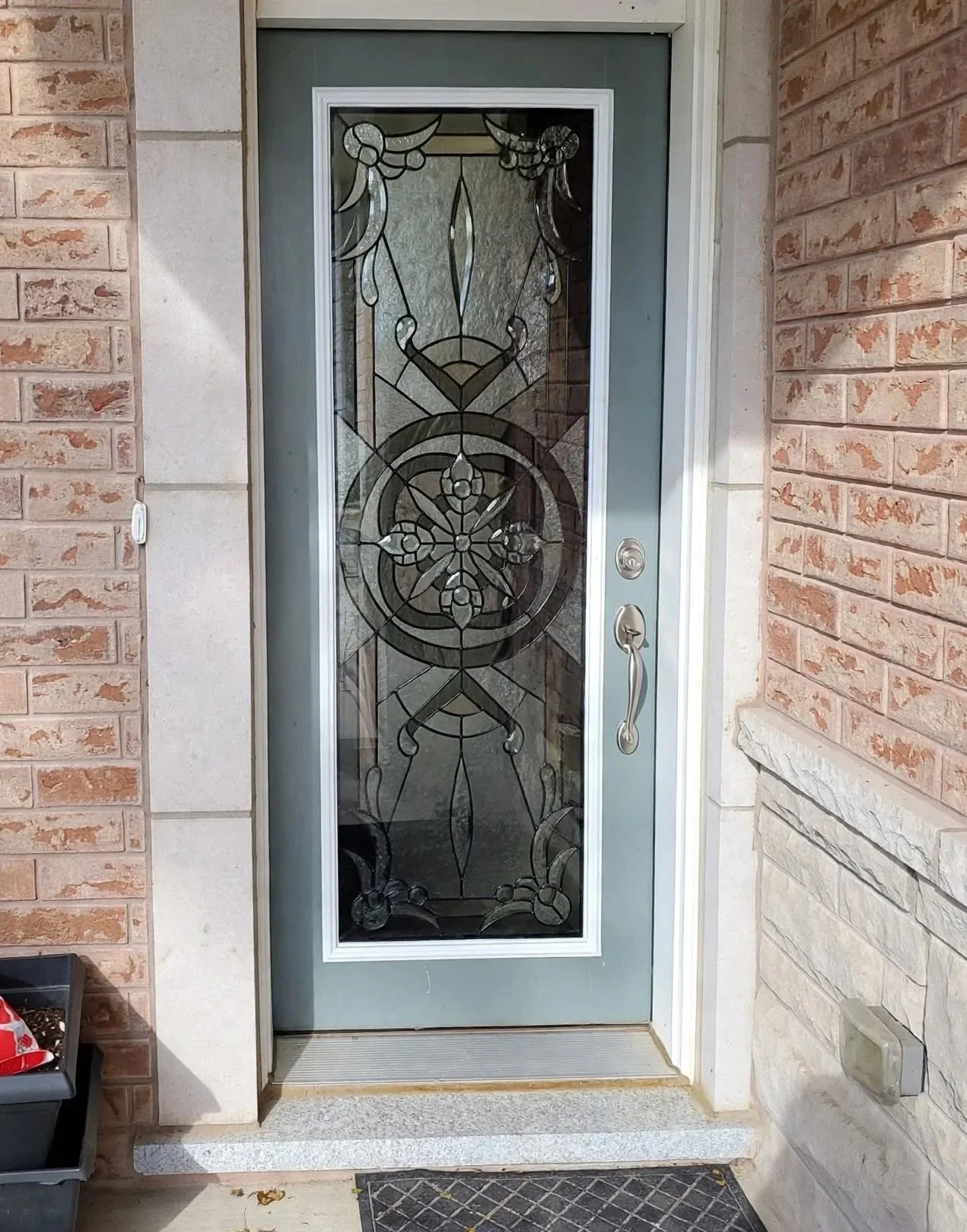 sunlit_front_door.jpg