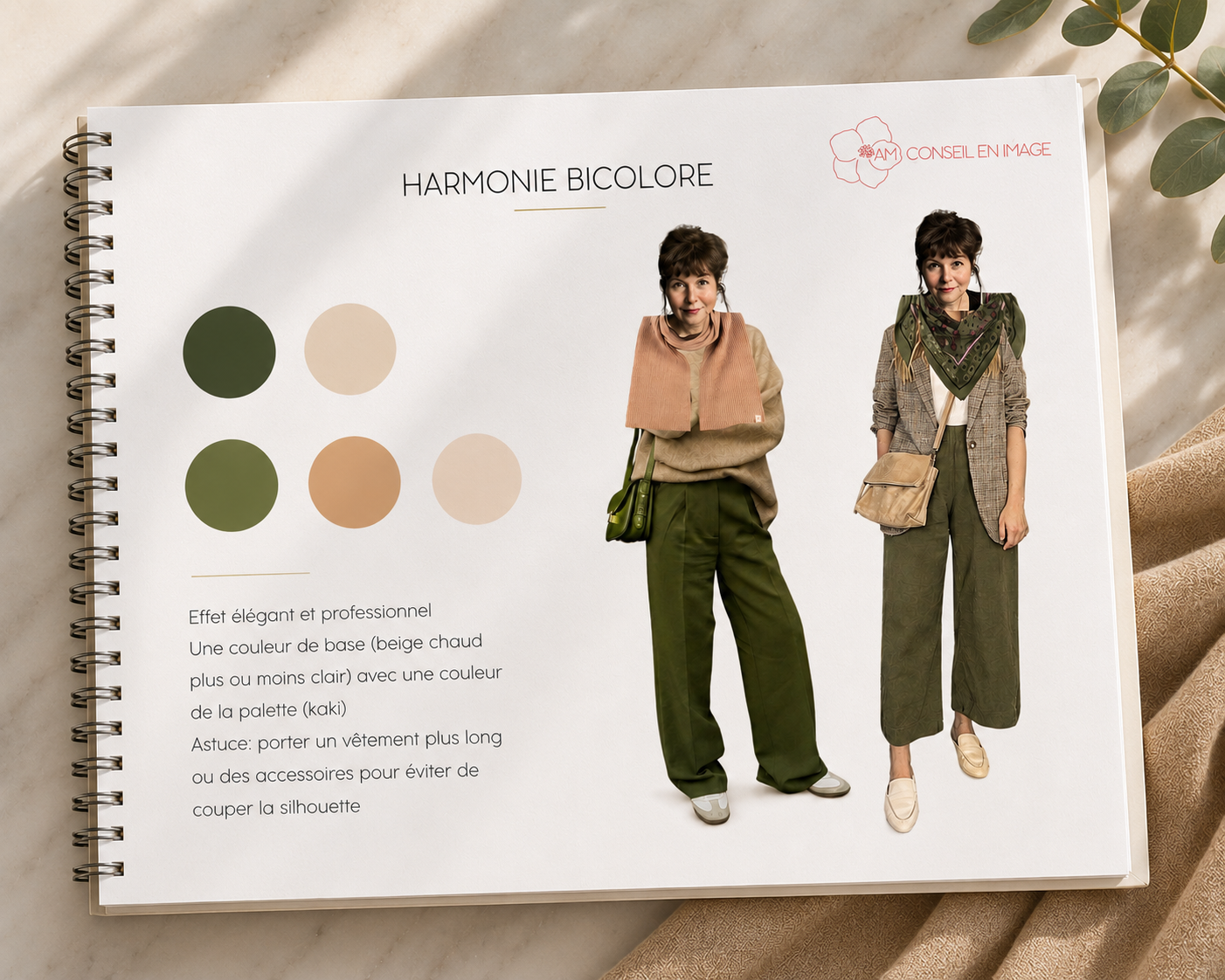 Page d'un magazine ou d'un guide de mode montrant deux femmes en tenues vertes avec des accessoires et des vêtements longs, accompagnée d'une palette de couleurs bicolores avec du beige chaud, du kaki et d'autres tons neutres.