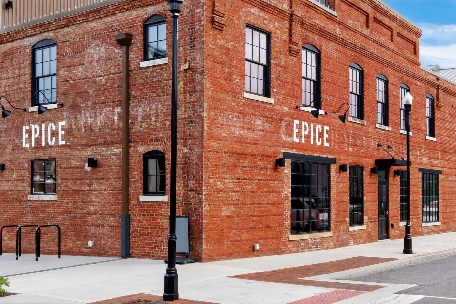 This was complete interior build-out of an upscale bistro in Birmingham’s historic Hardwick Building. Midway through construction, Hancock helped navigate design changes with a new architect while collaborating with the owner and design team to bring