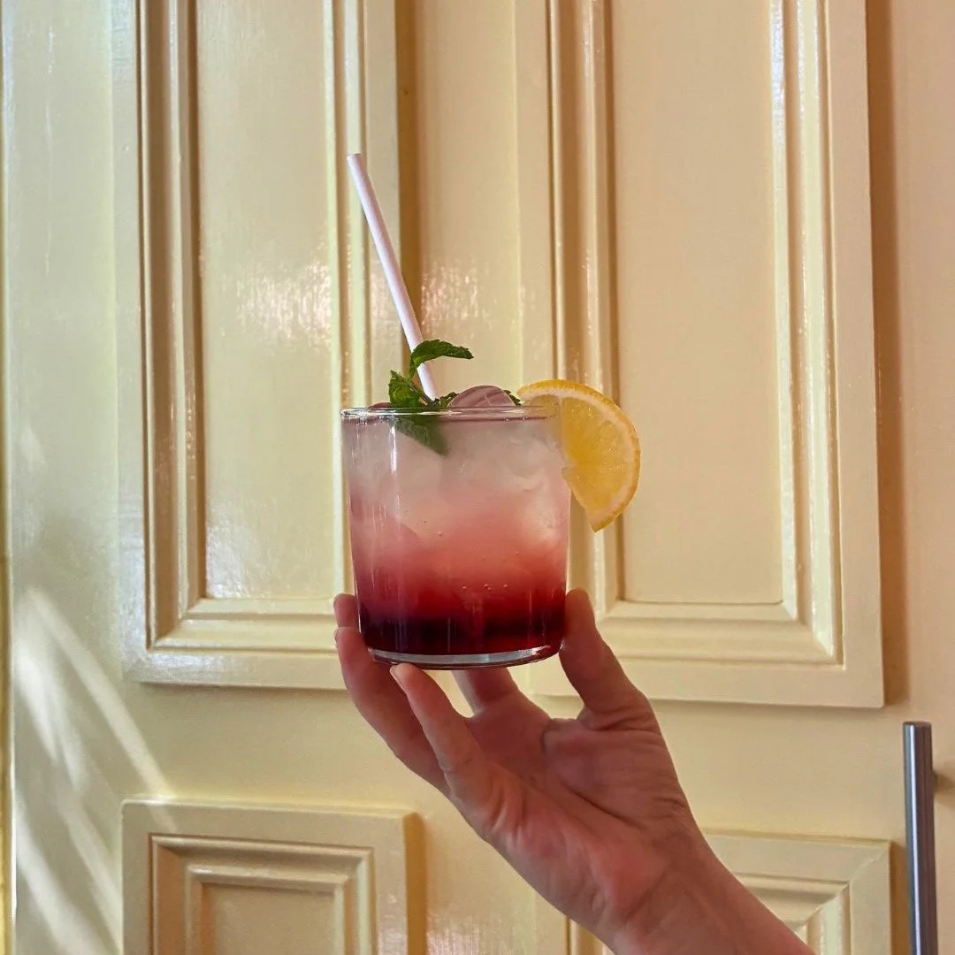 Your new go to for these sunny afternoons 💗🍋

Our new Pink Lemonade has officially landed at Gracie&rsquo;s! Drop by, grab yours, and soak up the sunshine with us this week☀️

#GraciesHampstead #PinkLemonade #HampsteadCafes #LondonCafes #SummerSips