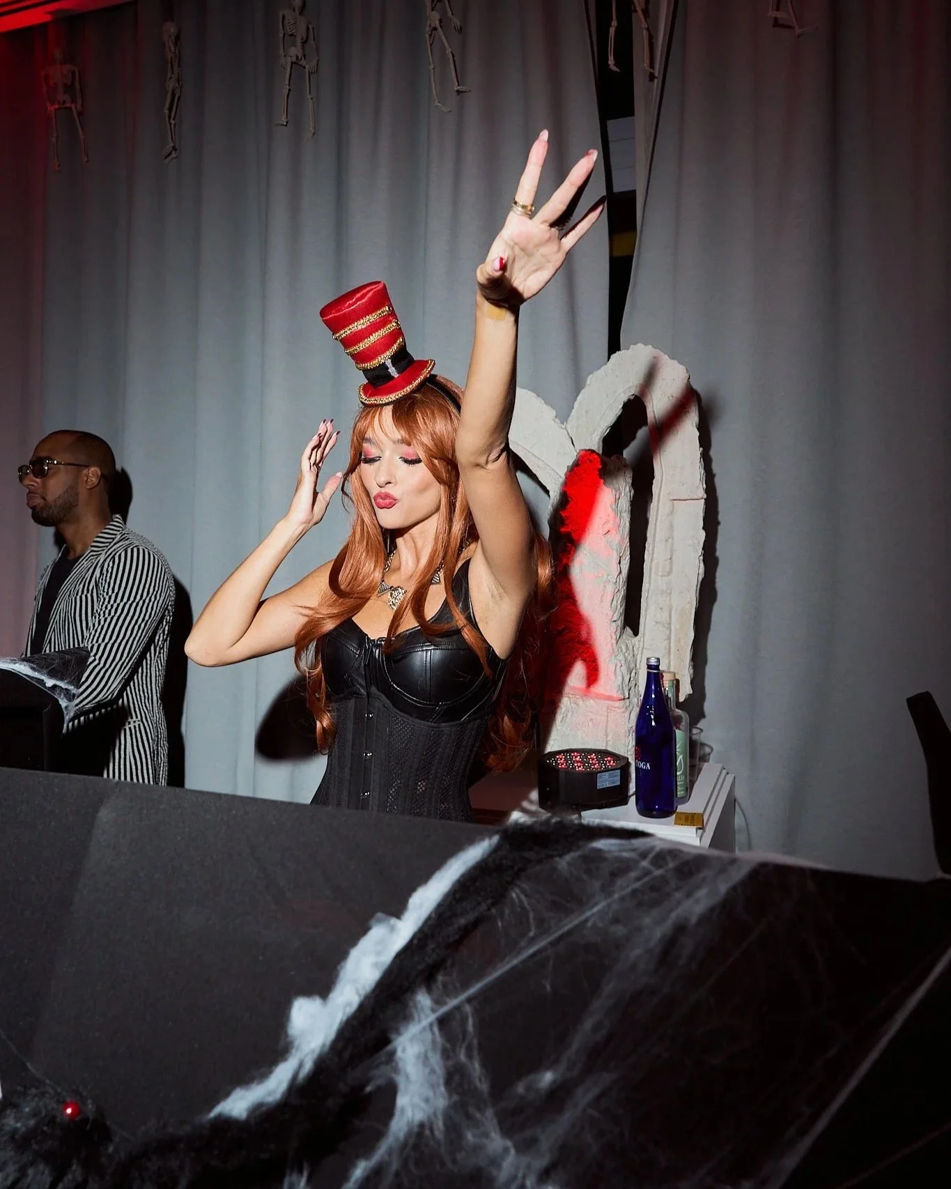 EvitaandFriendsHalloween87.jpg