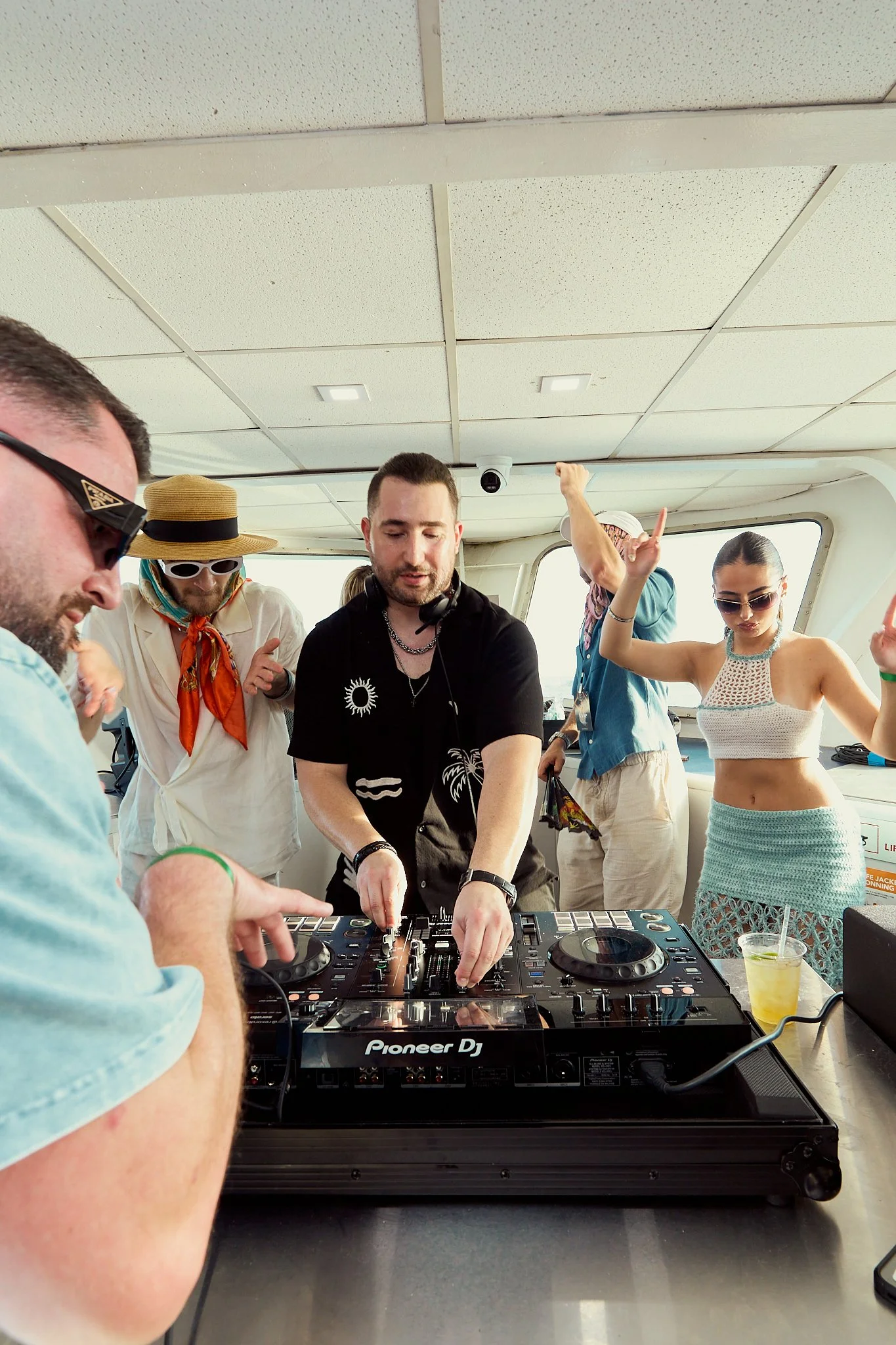 NYSWboatPartyEventPhotos121.jpg