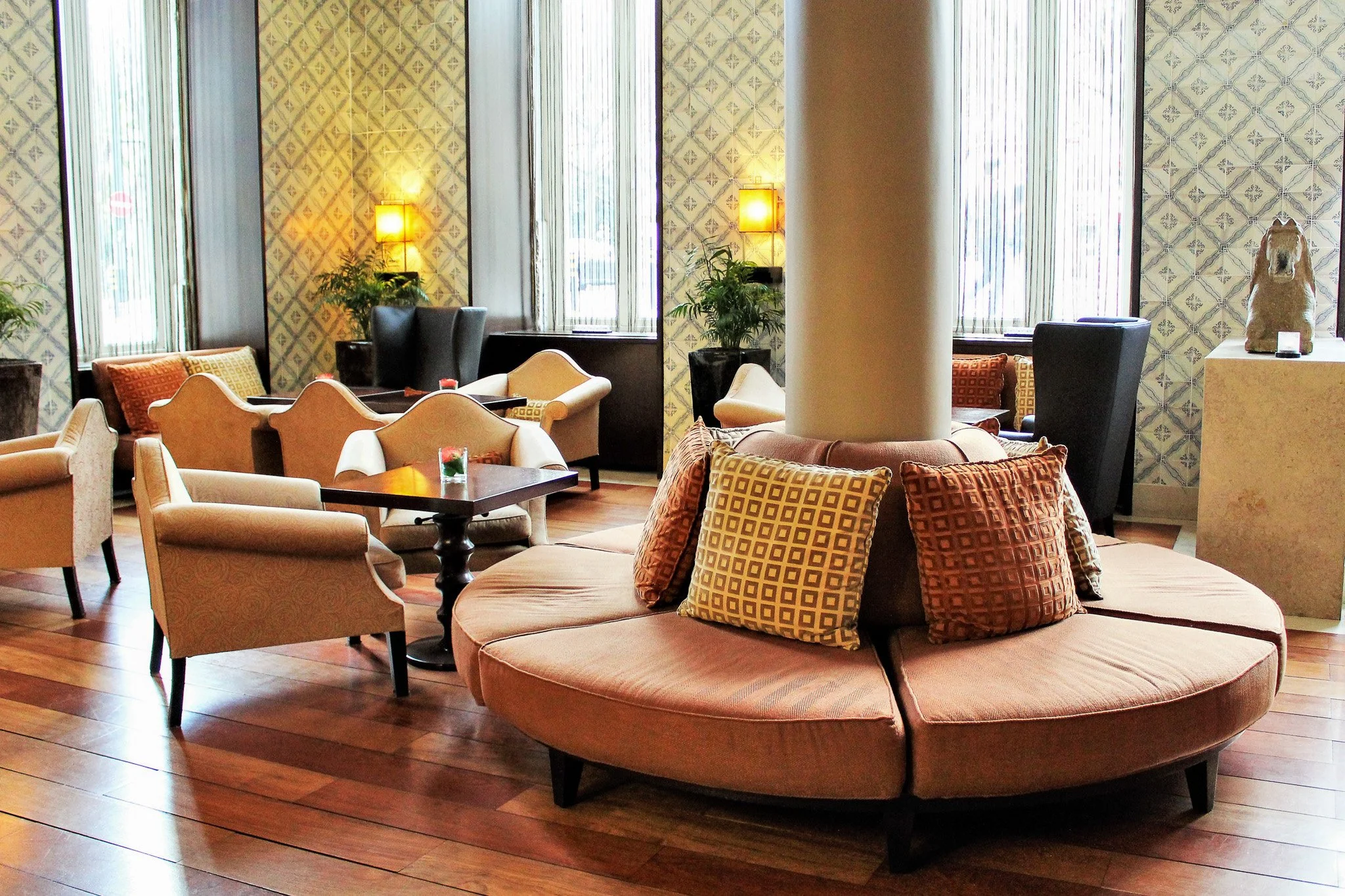 Lobby 6.jpg