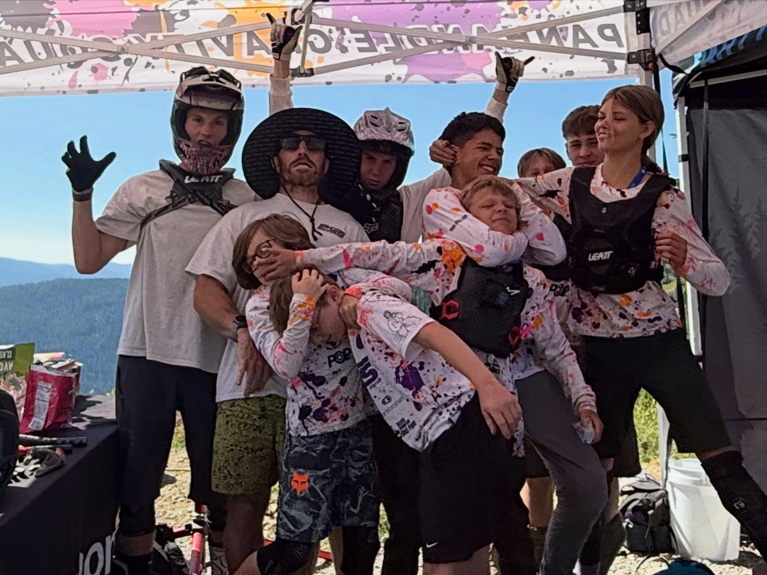@nw_cup round 5 at @smbikepark did not disappoint, fast loose, dry and dusty. 
The Squad absolutely crushed it all weekend, candy, laughs, and hi-fives all weekend. Was so cool to see them all together causing havoc. 

Jeru 🥇, kye 🥈 , Quincy 🥈 , H