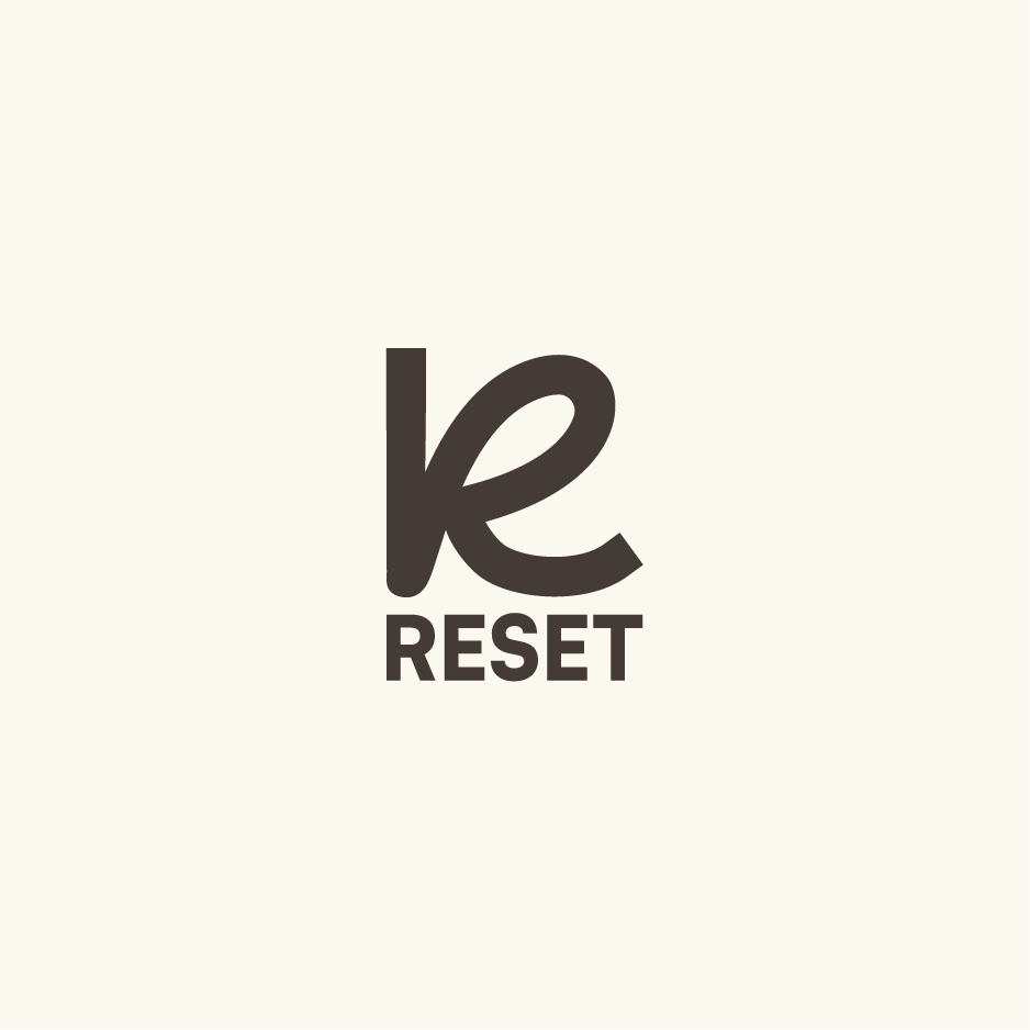 Logo con la letra 'e' grande y la palabra 'RESET' debajo en letras mayúsculas.