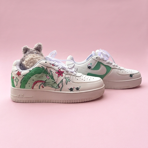 Zapatillas pintadas a mano_Inspiradas en El Viaje de Chihiro. Zapatillas de Piel Nike Air for 1. Regalo para Cumpleaños