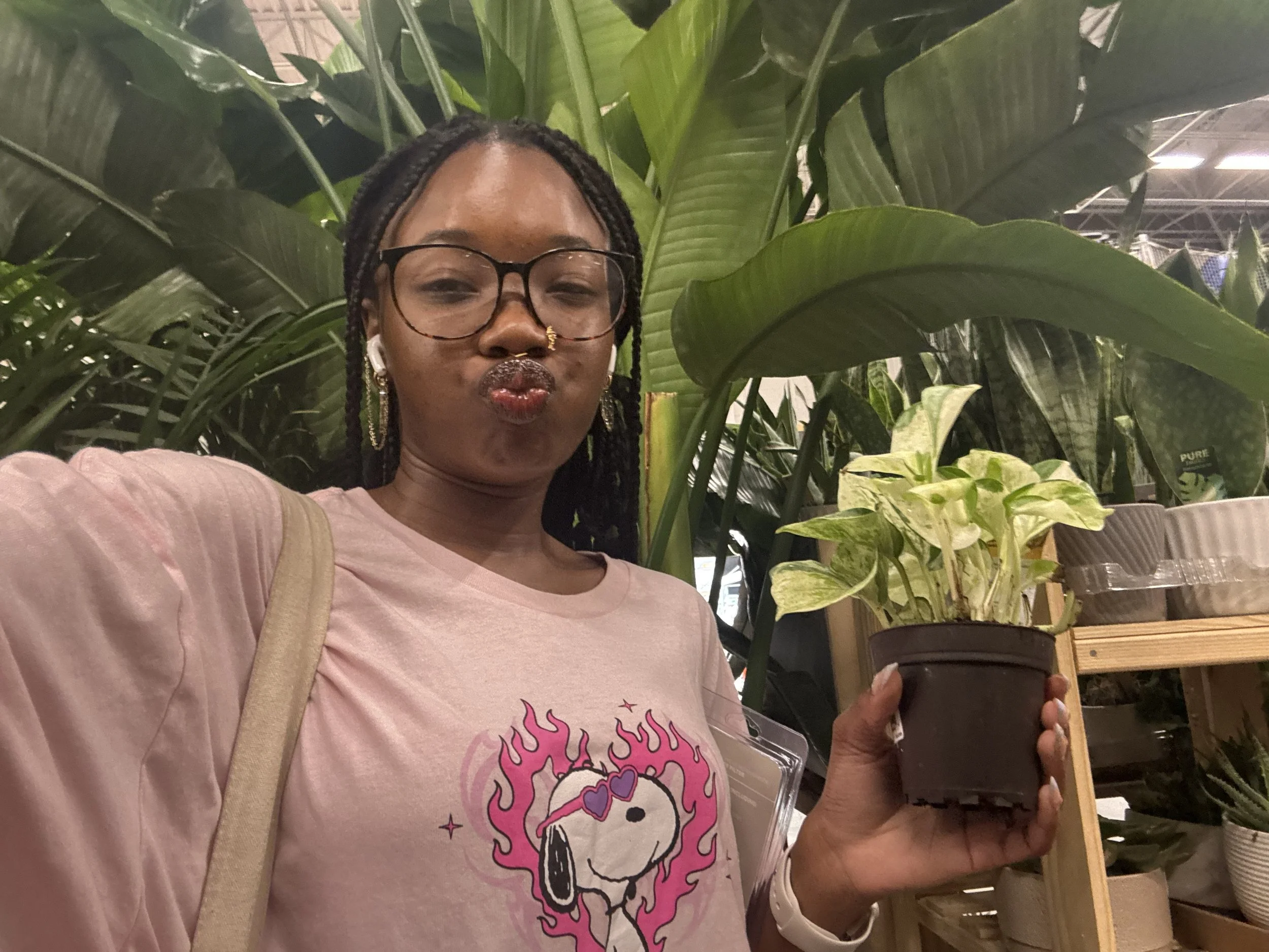silly-face-holding-plant