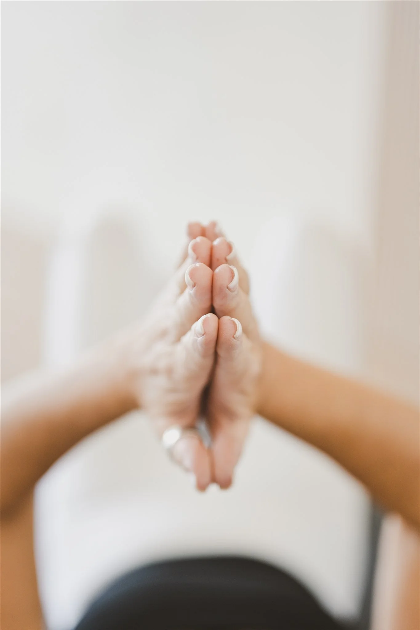 Renee Wesseling - Guelph, Ontario - Chronic Pain Therapy - Movement Specialist - Roll Model Method - Workshops - 2024 - Image by @stoneandflint-26.jpg