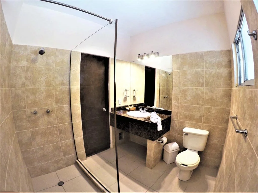 Baño de habitación Deluxe en Hotel LunaSol