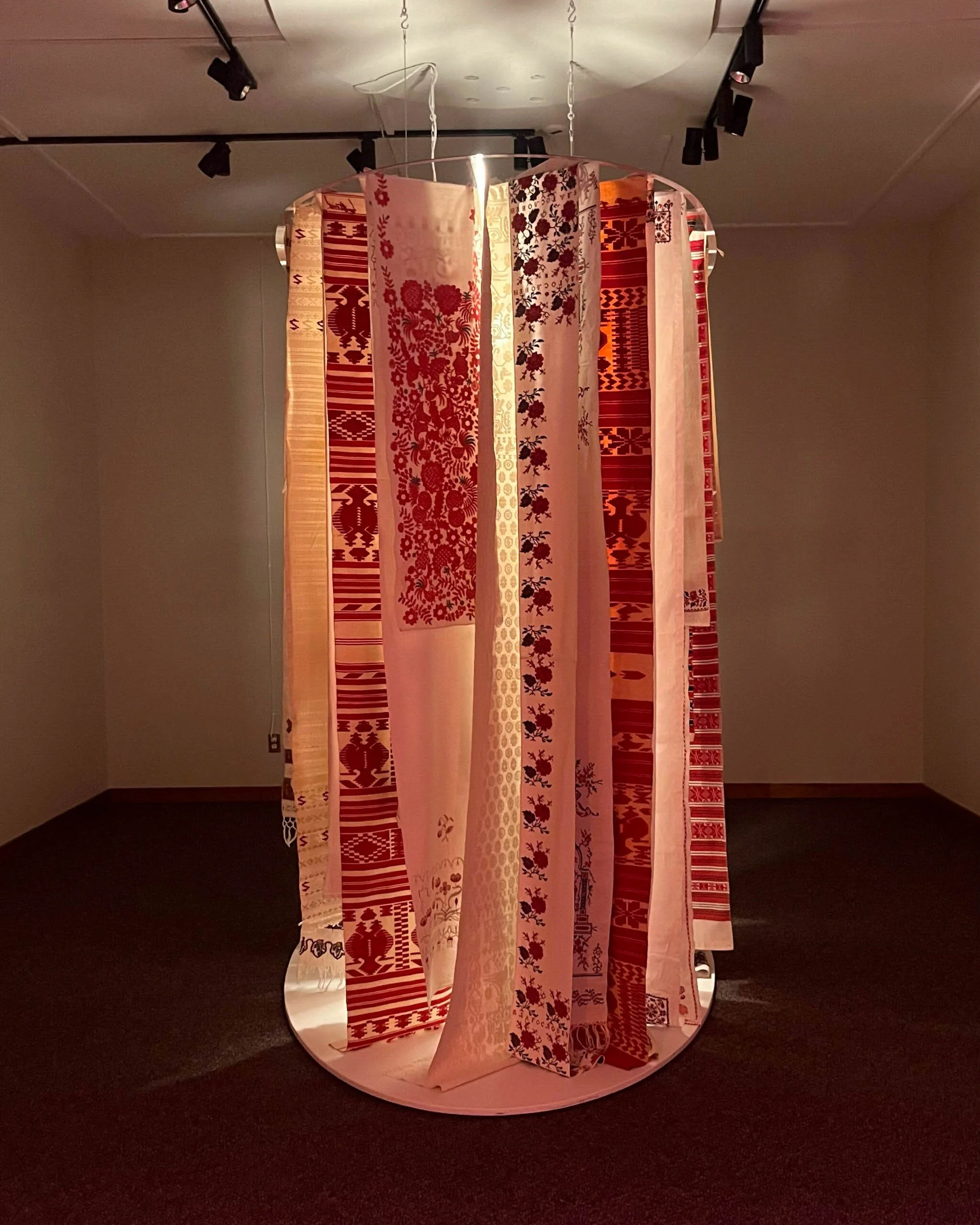 amalie-atkins_hold-the-star_ukrainian-museum-of-canada_2024 (4).jpg