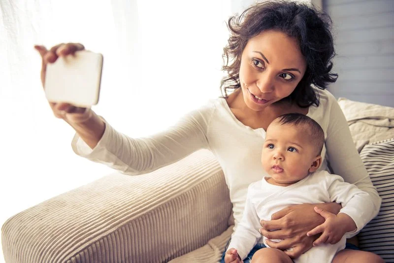 The Social Media Mom: Why Social Media Impacts The Way We Feel 