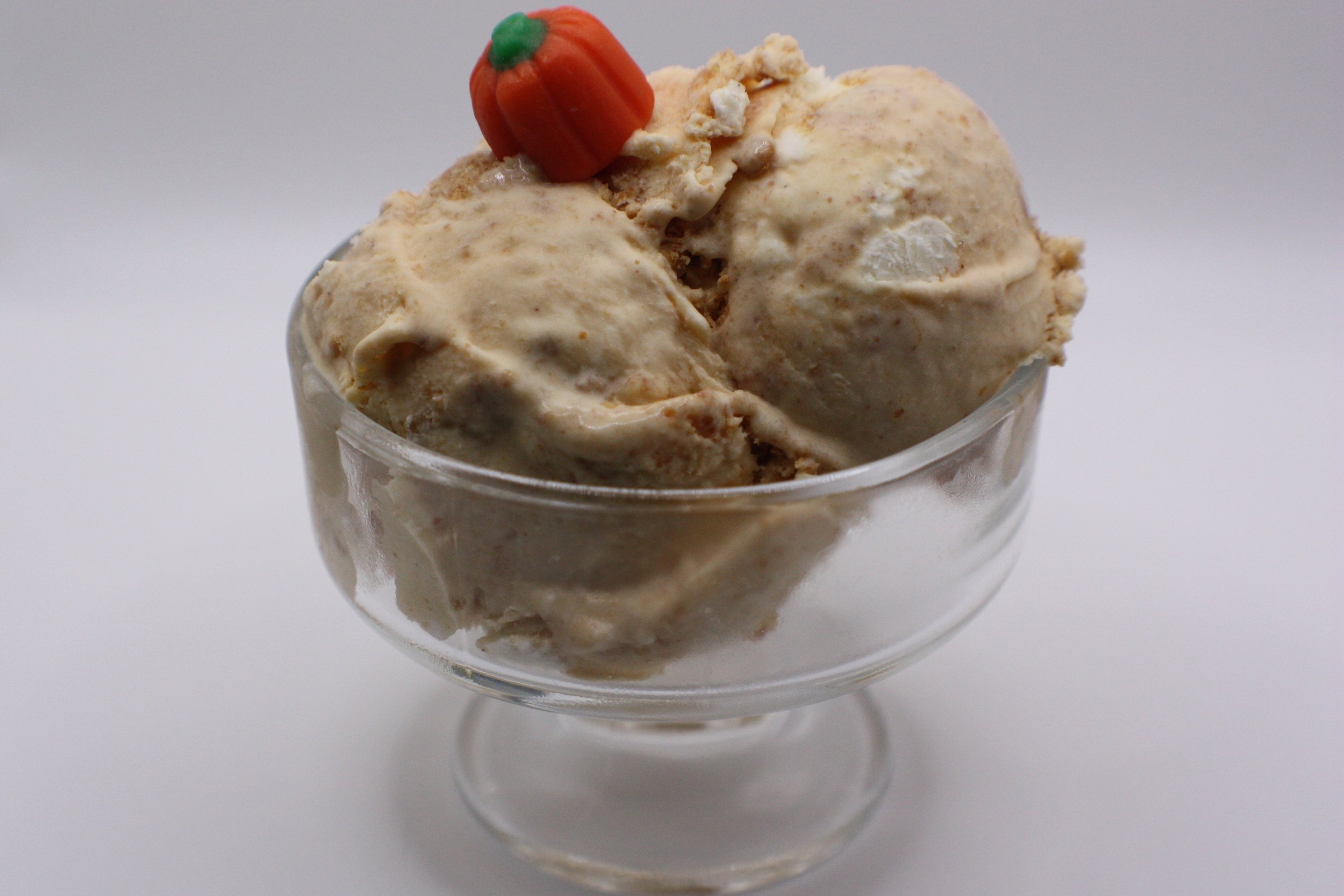 No-Churn Halloweentown Inspired “Jack-O-Lantern Cheesecake” Ice Cream