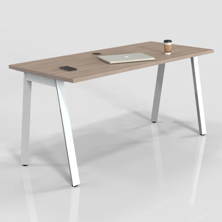 ErgoHQ V-Leg Single Station