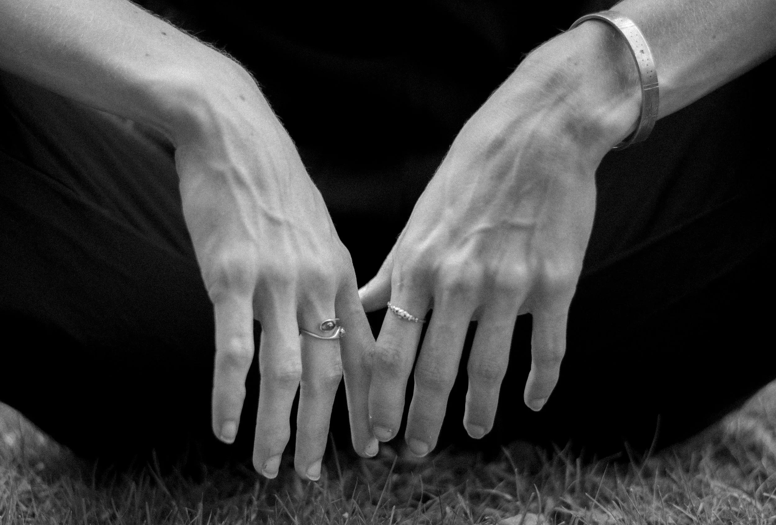 hands01.jpg