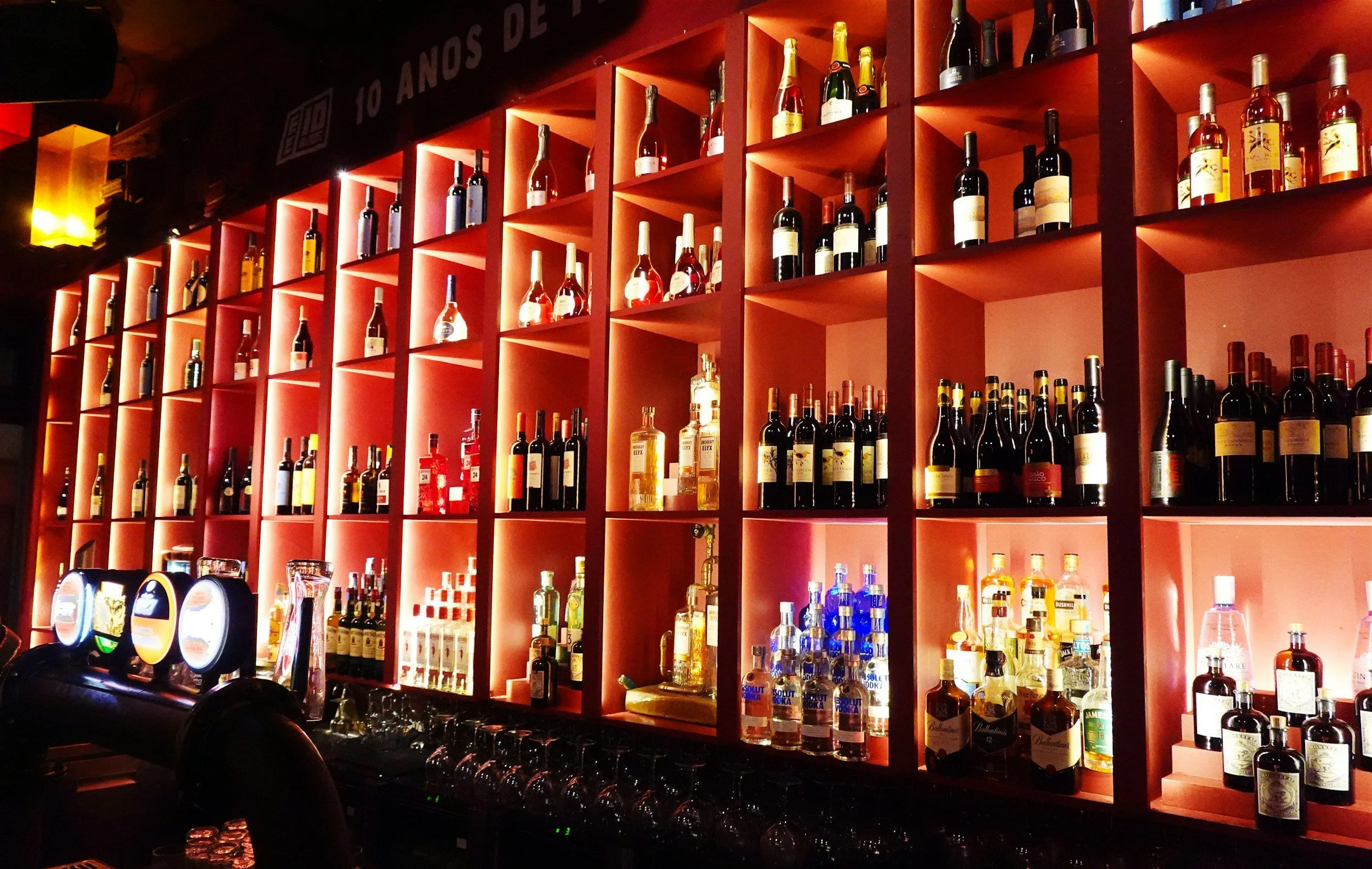 Restaurant or Bar with TABC or NYSLA license Gerald Franklin Agency.