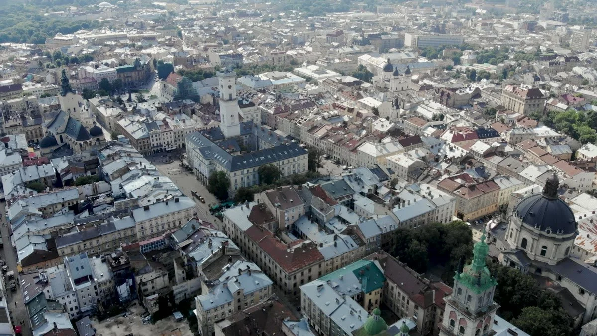 hero-lviv-summer-mobile.jpg