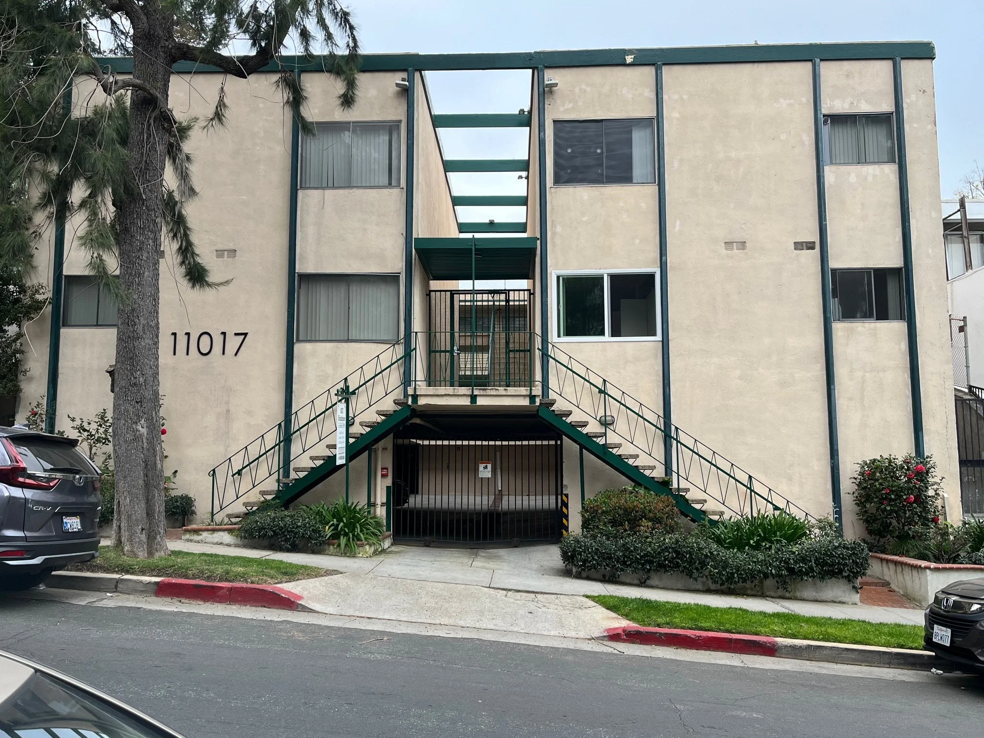 Unit 219 - small apt with full kitchen