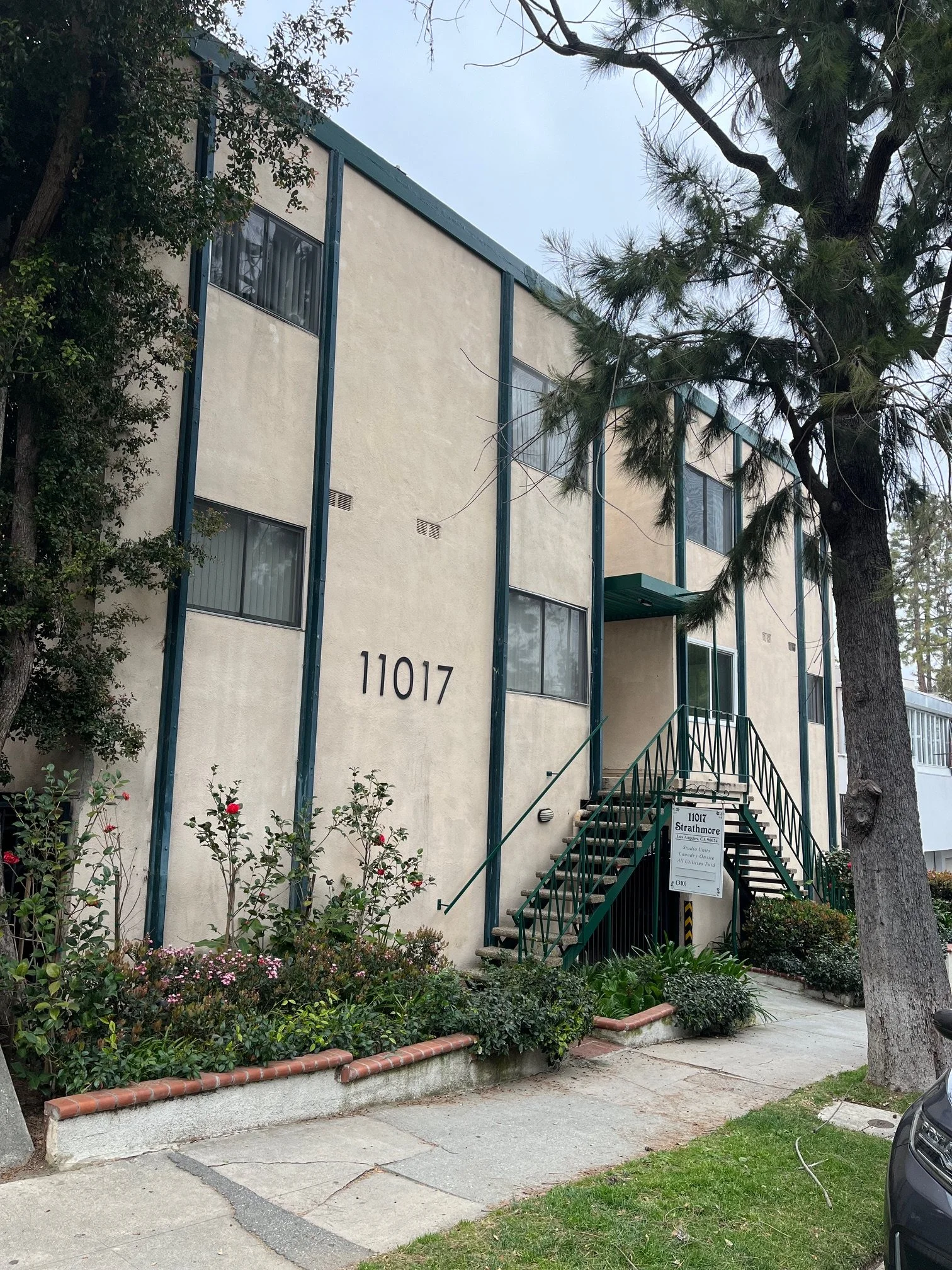 Unit 221- small apt with full kitchen
