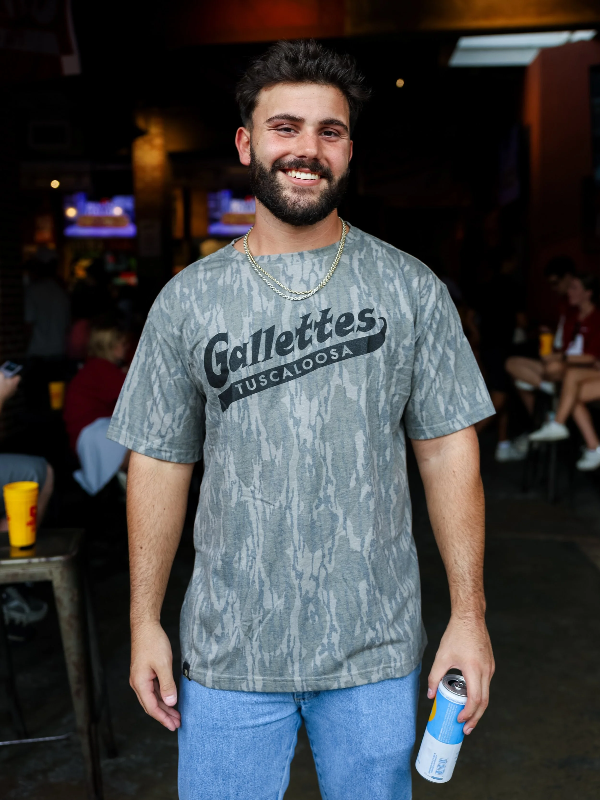 Just wanted to stop in to remind y&rsquo;all that merch is moving FAST! Grab yours while you can and stay tuned for some new new 👀 Doors open today at 6pm! Grab a $3 @happydad or a Yellow Hammer and enjoy the evening with us!