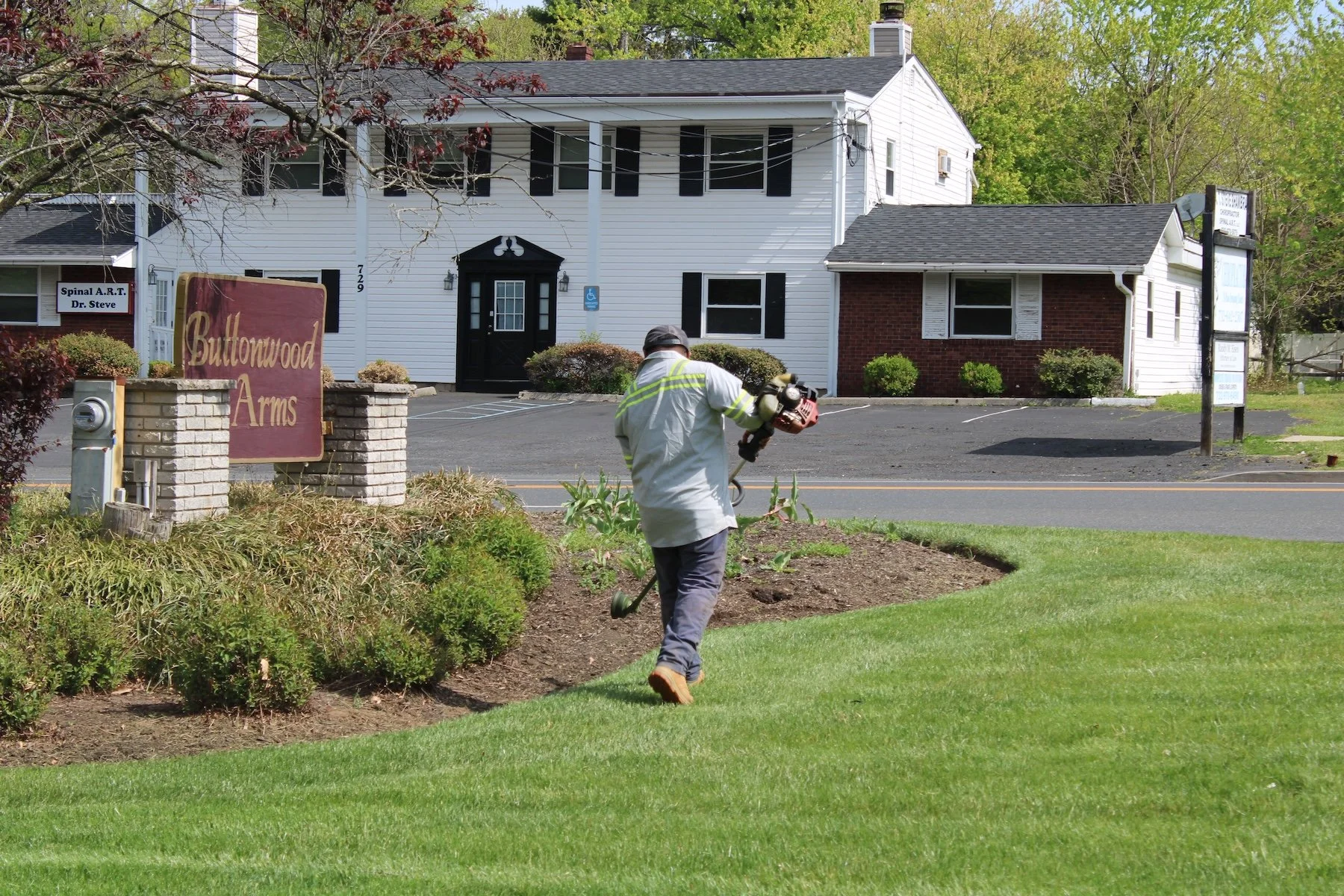 Buttonwood Arms commercial landscaping services