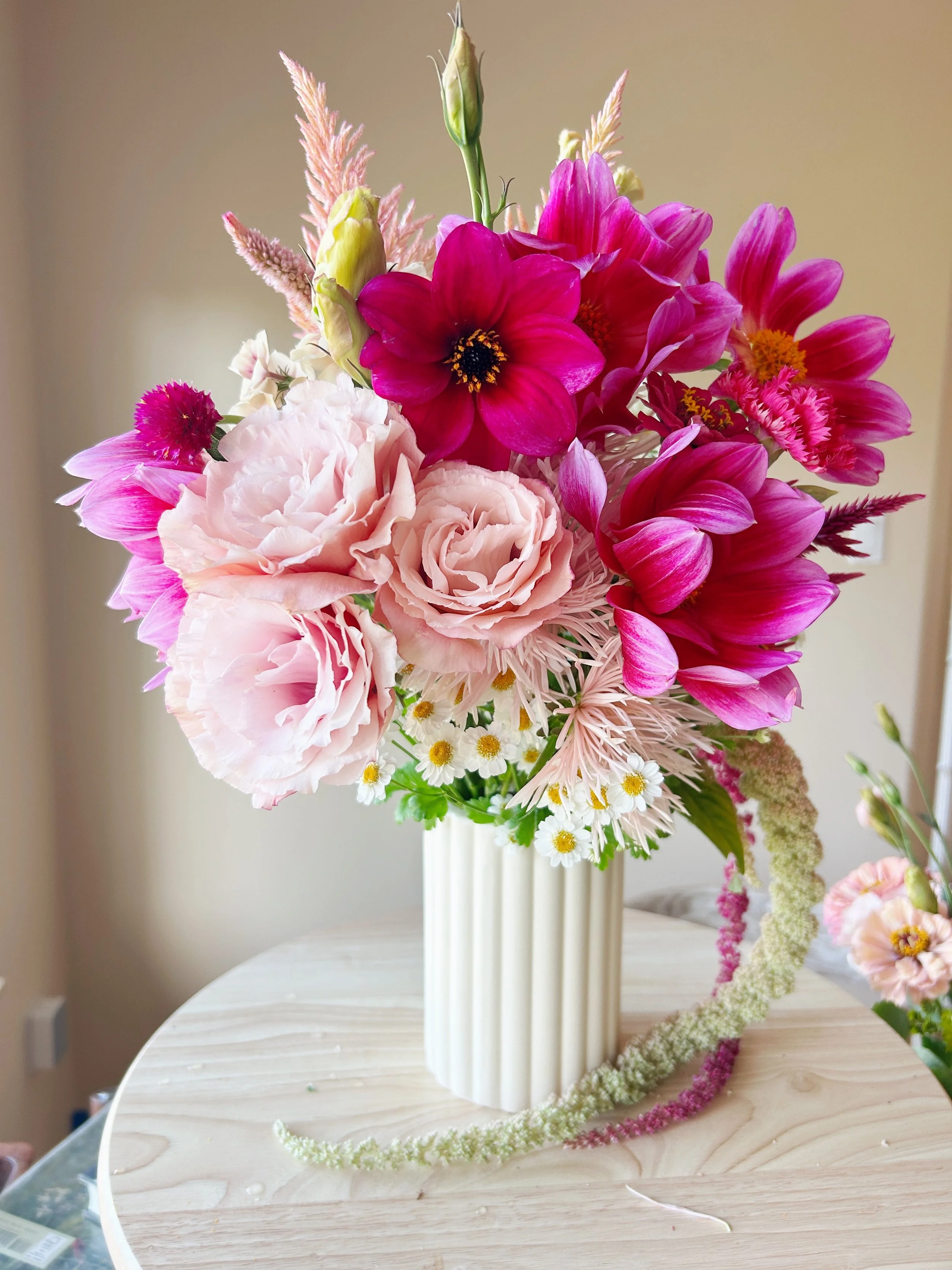 signature-size-bouquet-in-vase.JPG