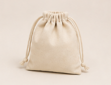 Bolsa de tela beige con cuerda para amarrar