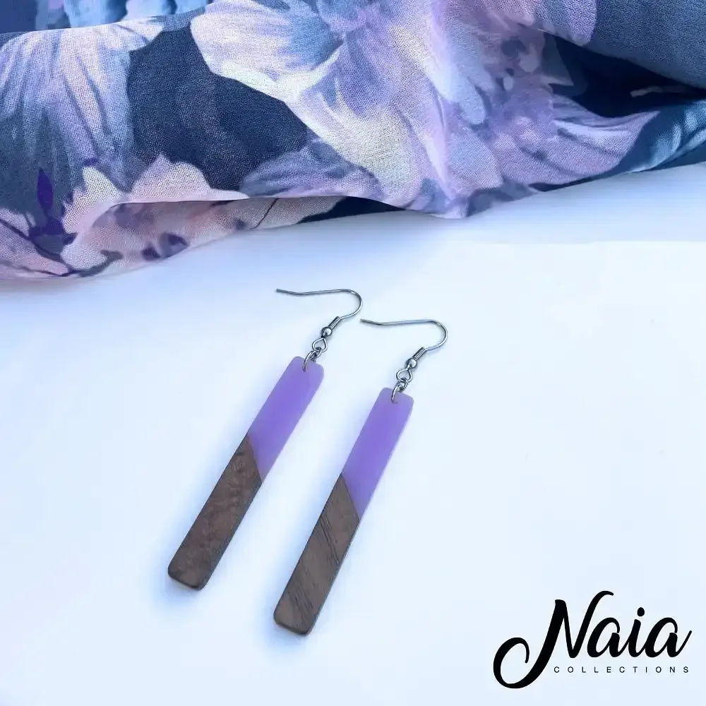 Lilac-wood-and-resin-dangle-earrings-2.webp