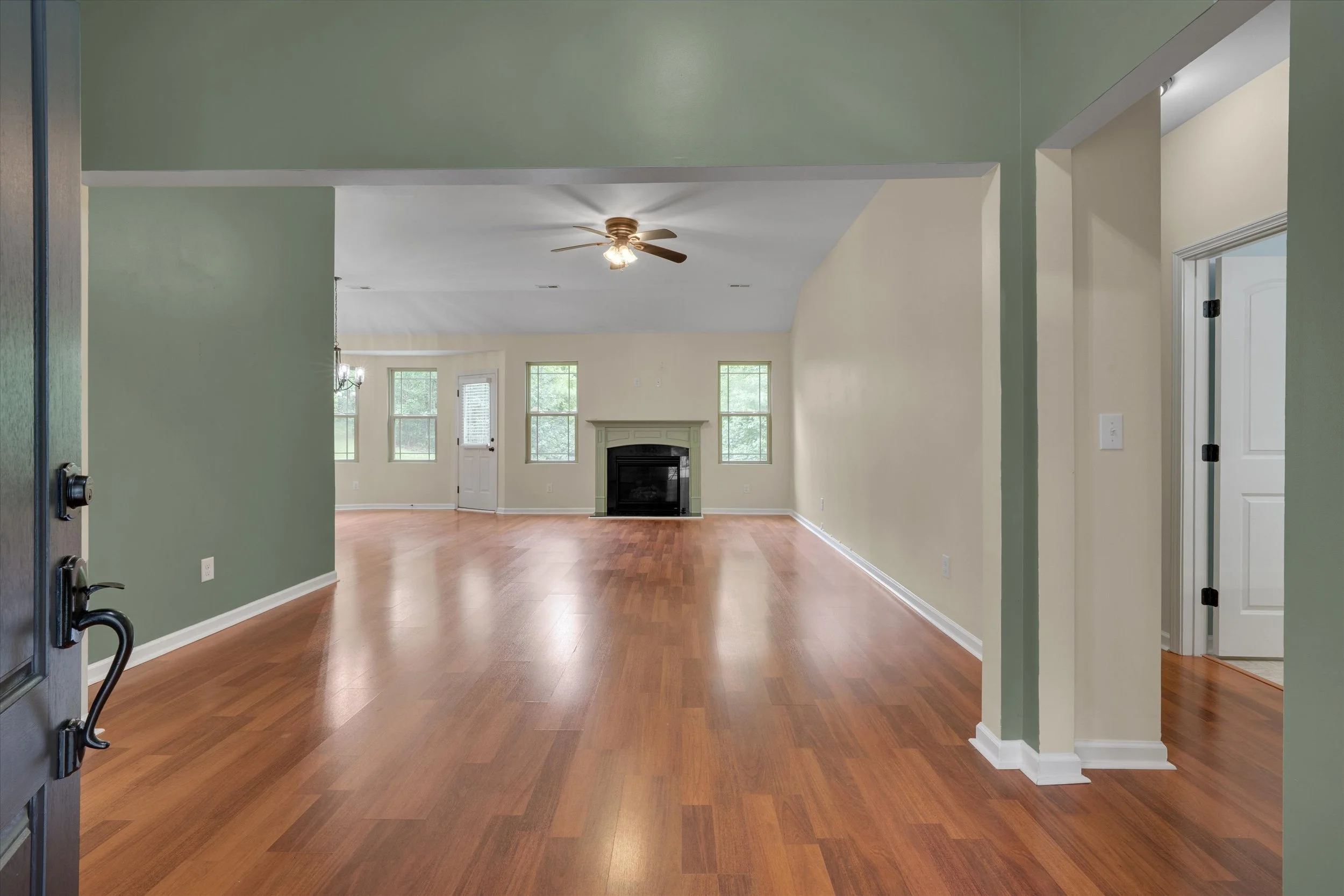 05-216 Truss Way-5.jpg