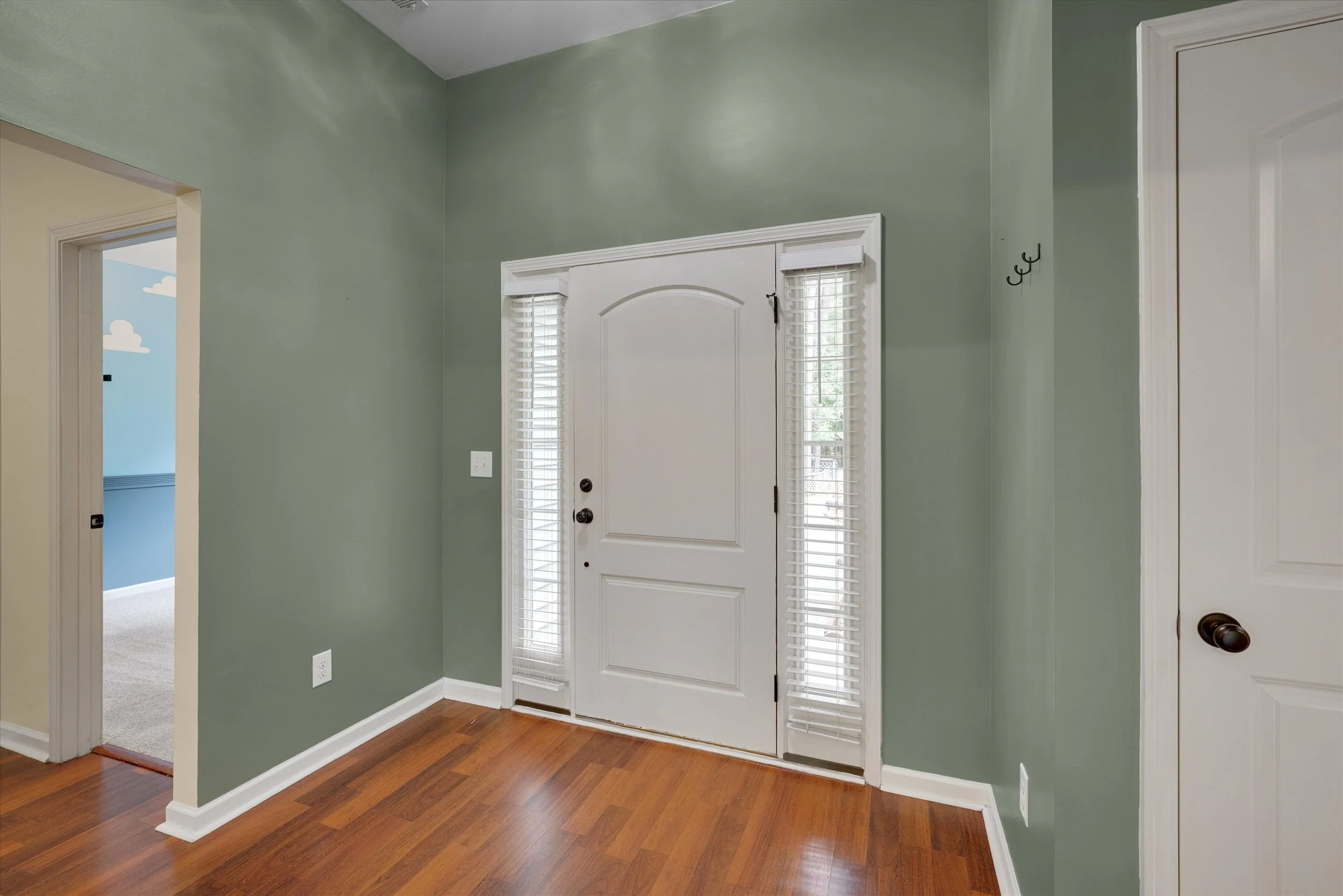 06-216 Truss Way-6.jpg
