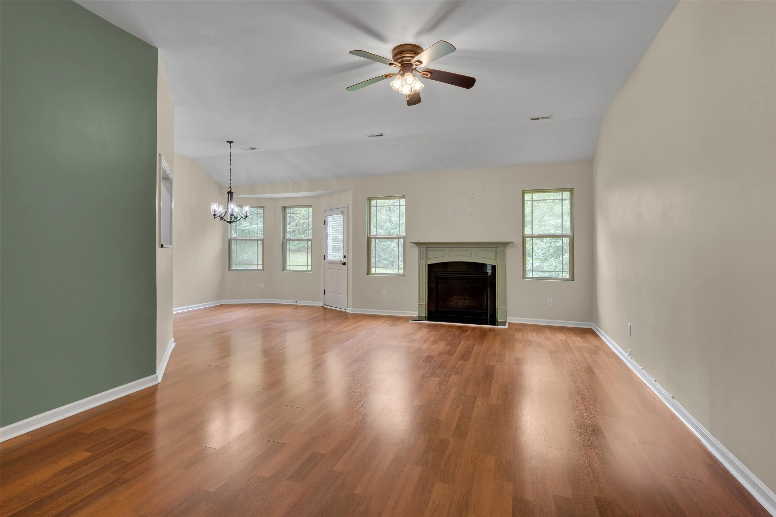 07-216 Truss Way-7.jpg