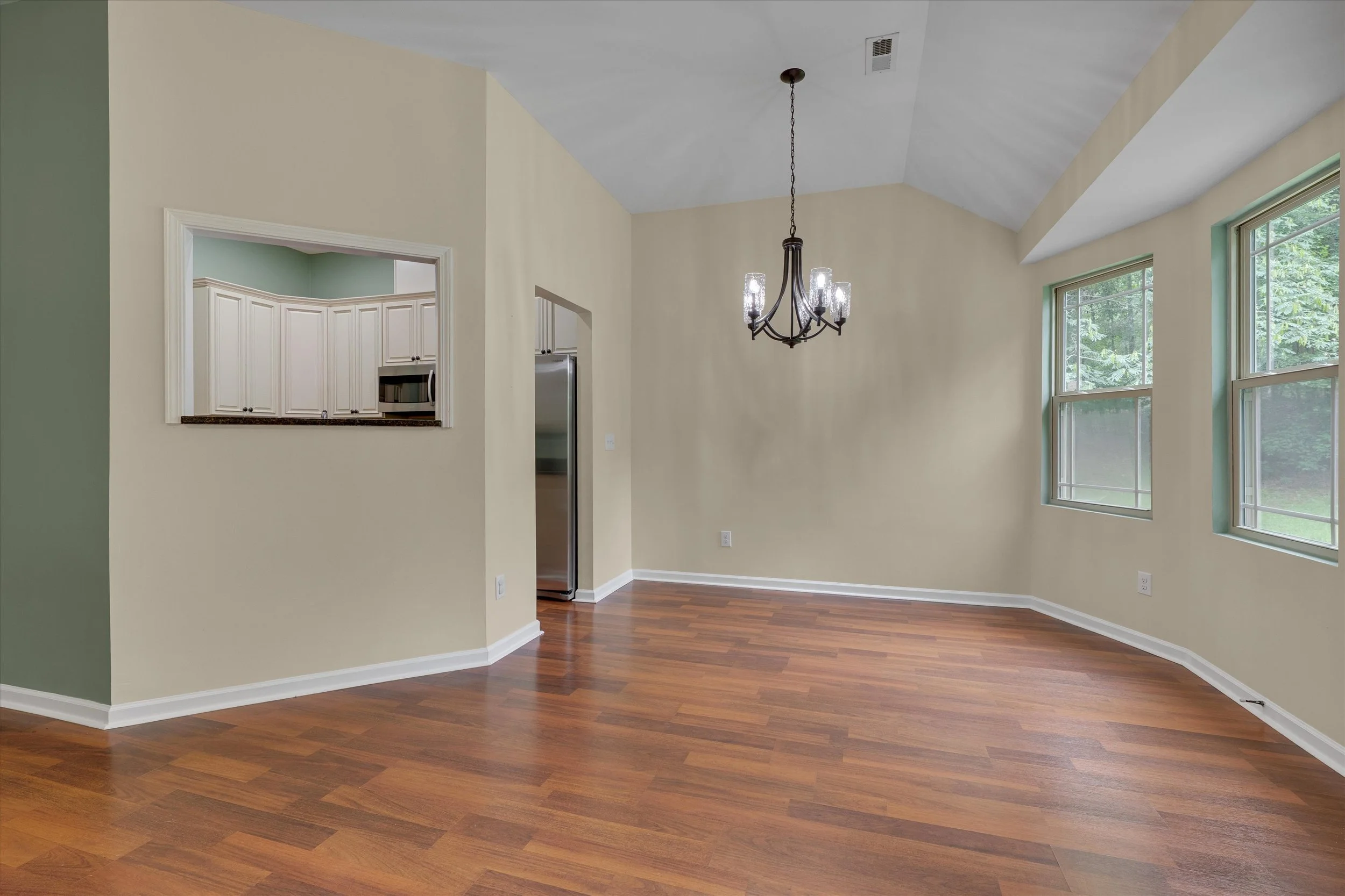 12-216 Truss Way-12.jpg